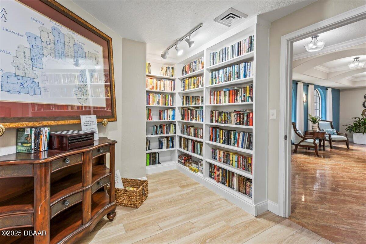 2515 S Atlantic Avenue Unit: 1107