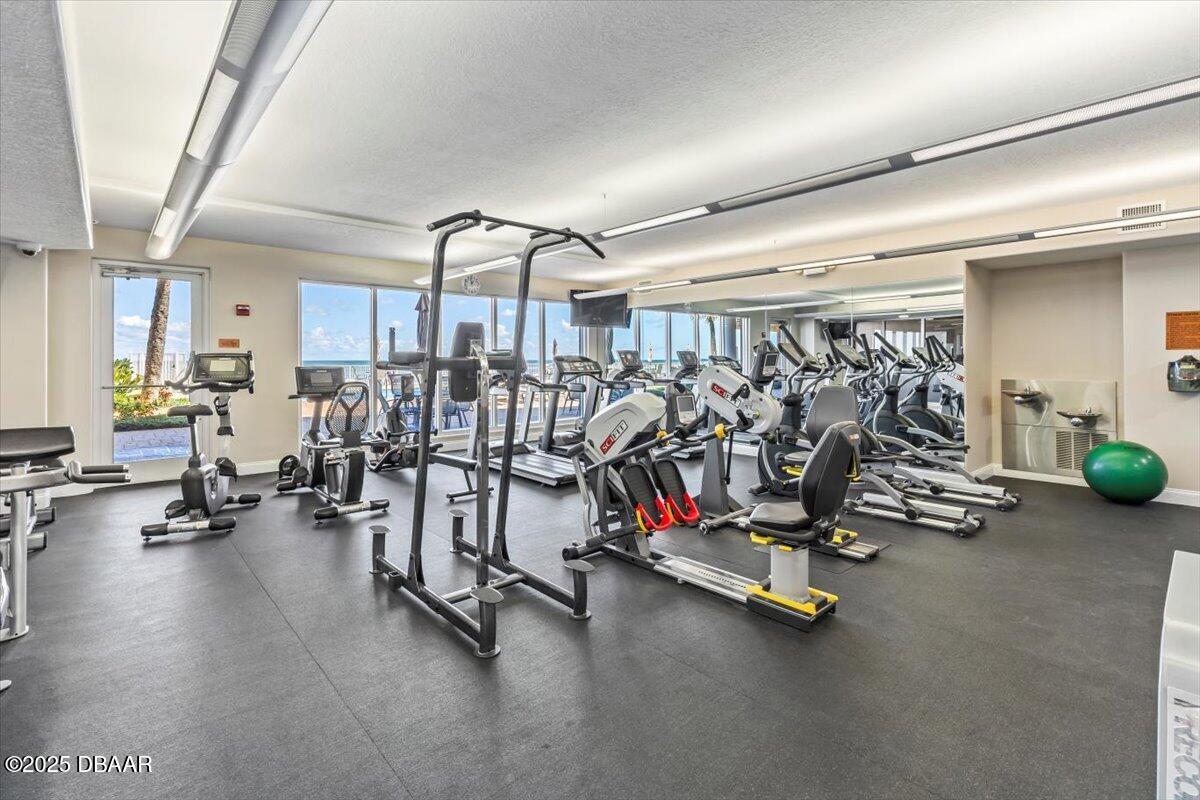 2515 S Atlantic Avenue, 1107