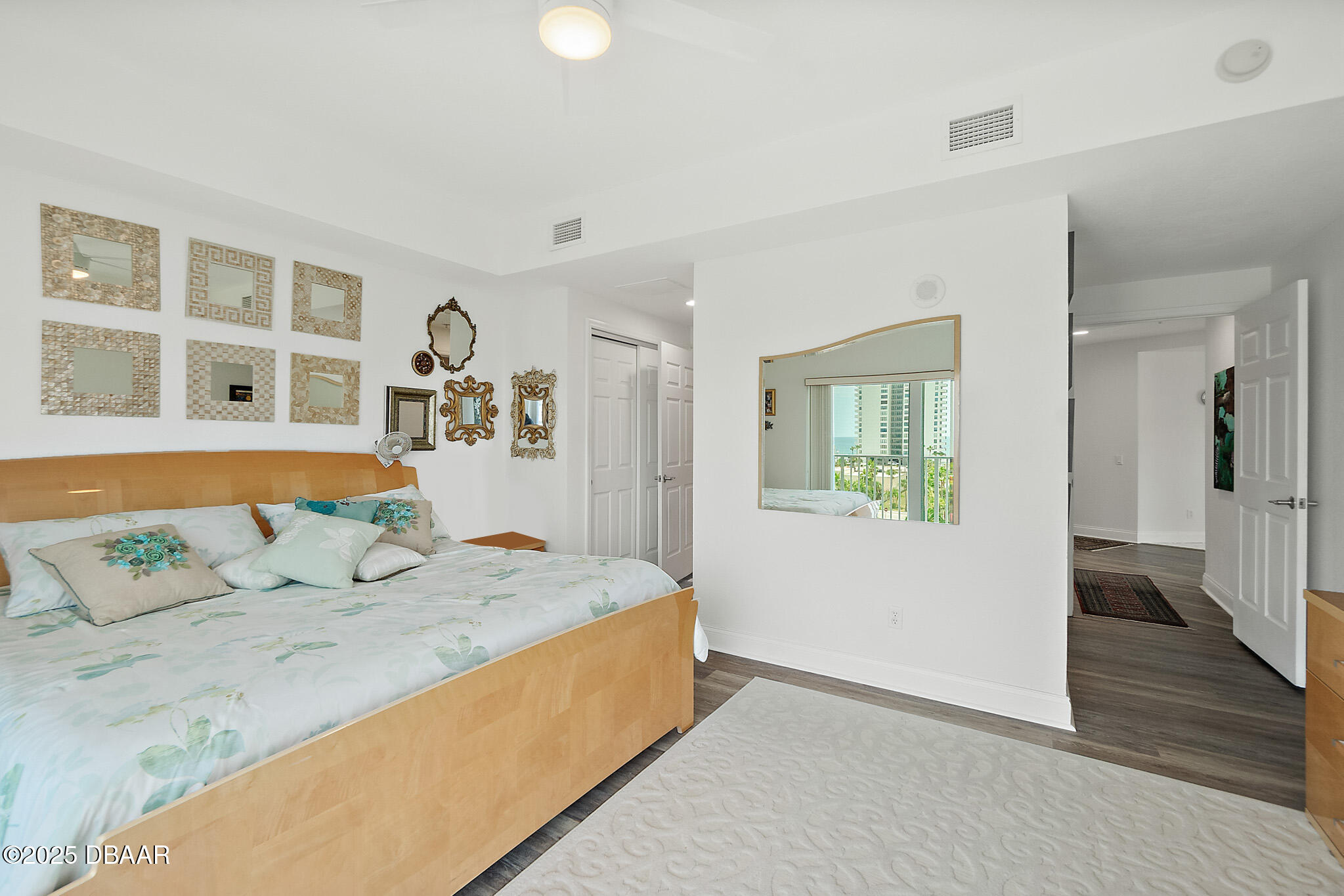 2 Oceans West Boulevard Unit: 606