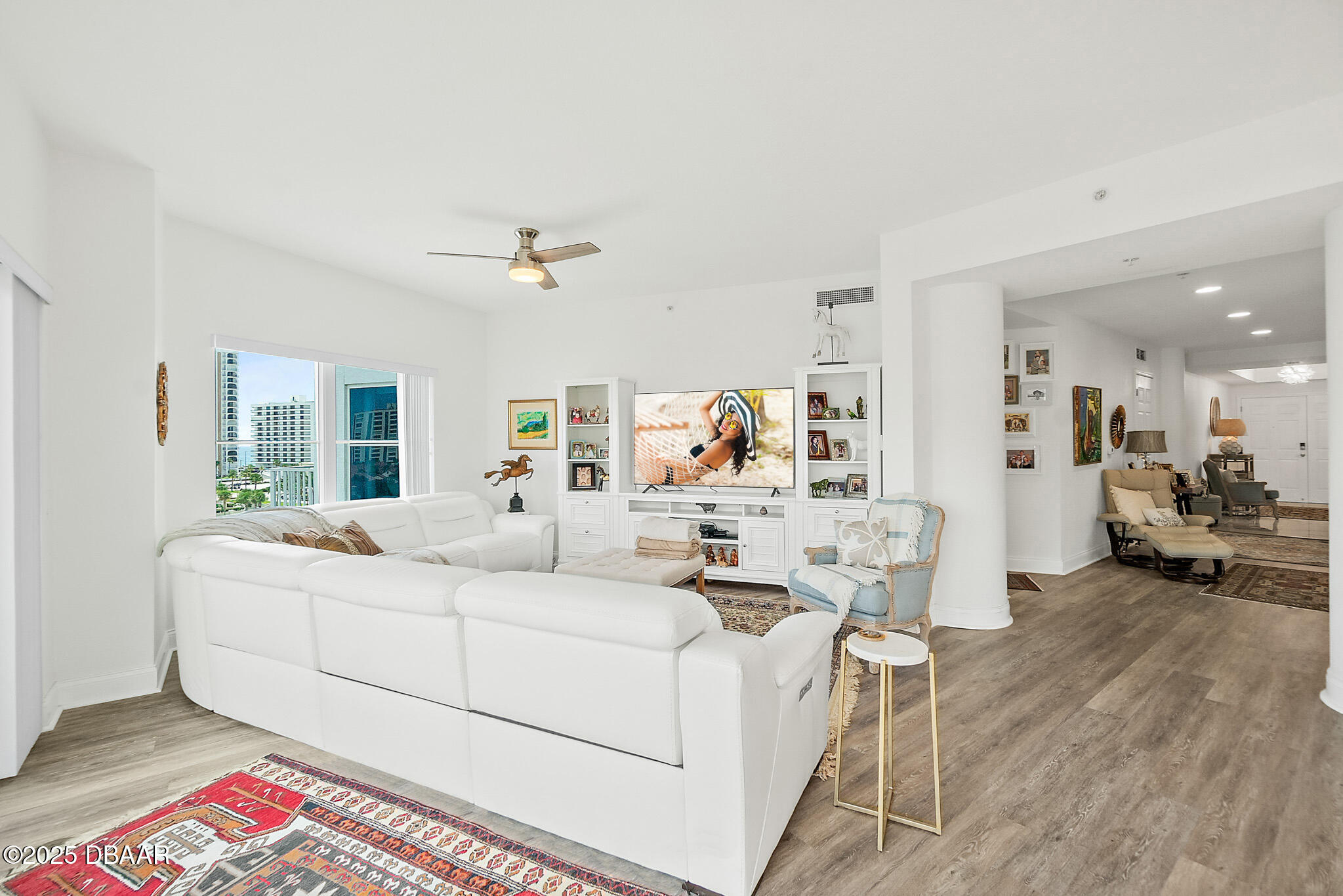 2 Oceans West Boulevard Unit: 606
