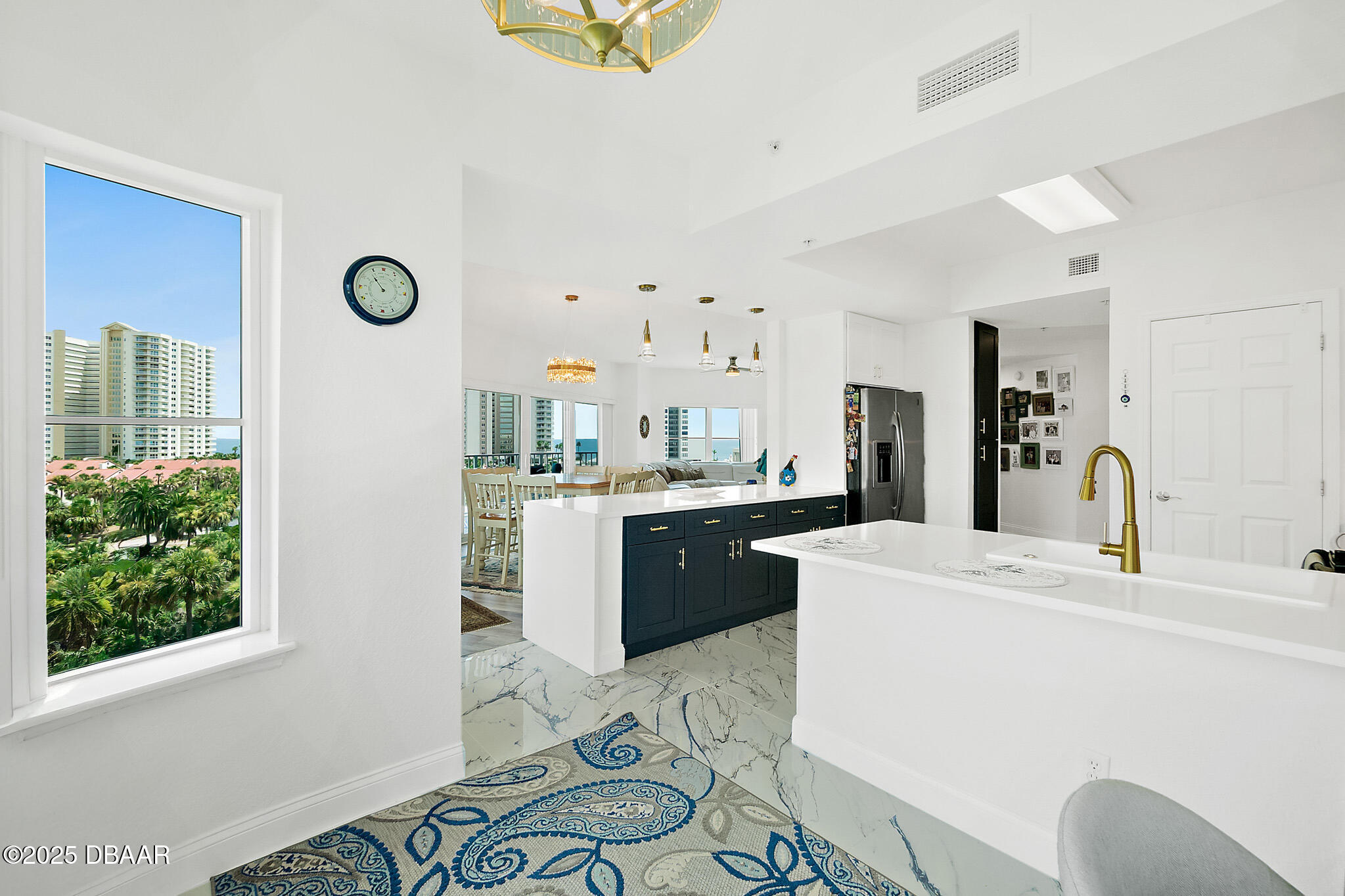 2 Oceans West Boulevard Unit: 606