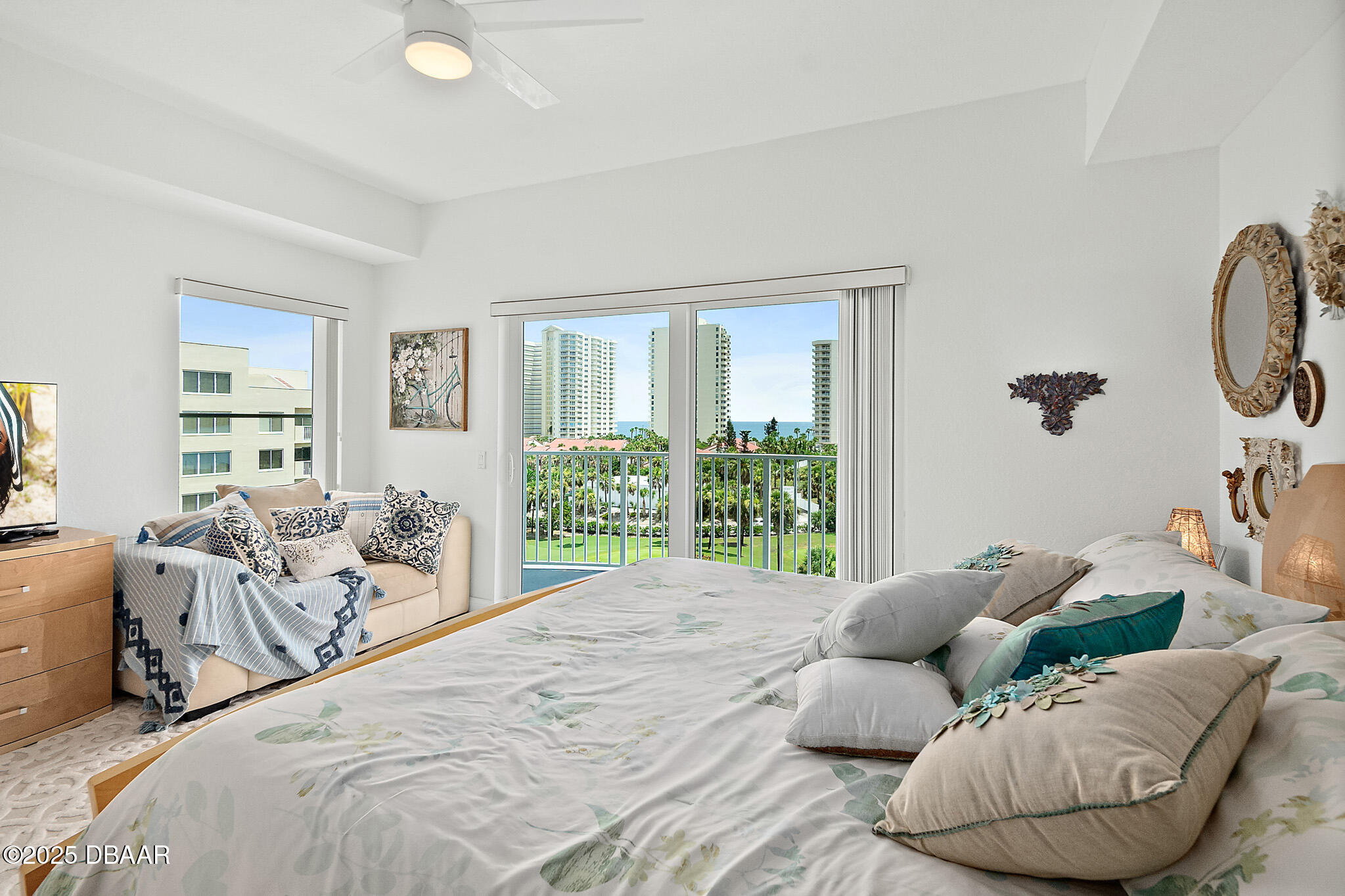 2 Oceans West Boulevard Unit: 606