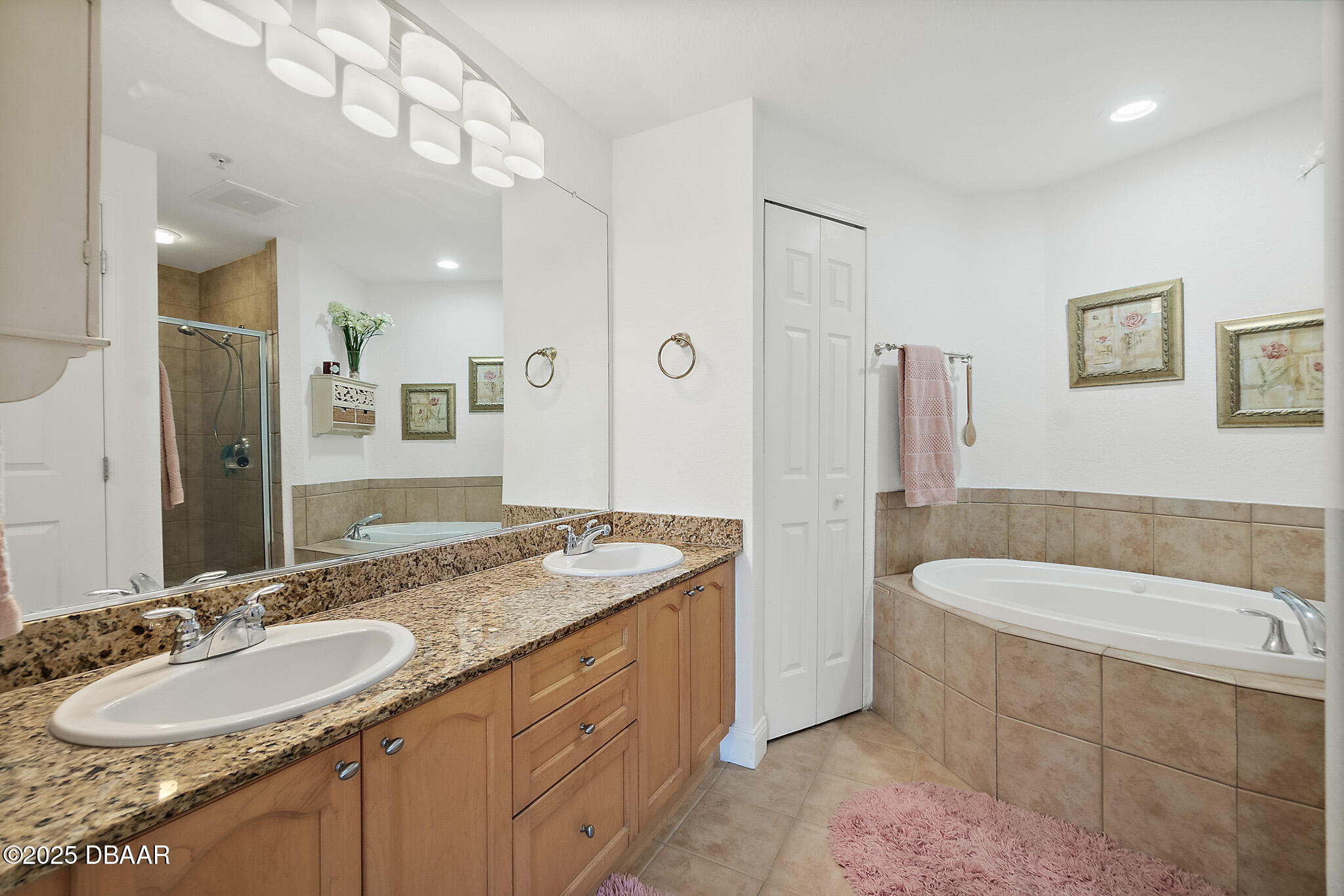 2 Oceans West Boulevard Unit: 606