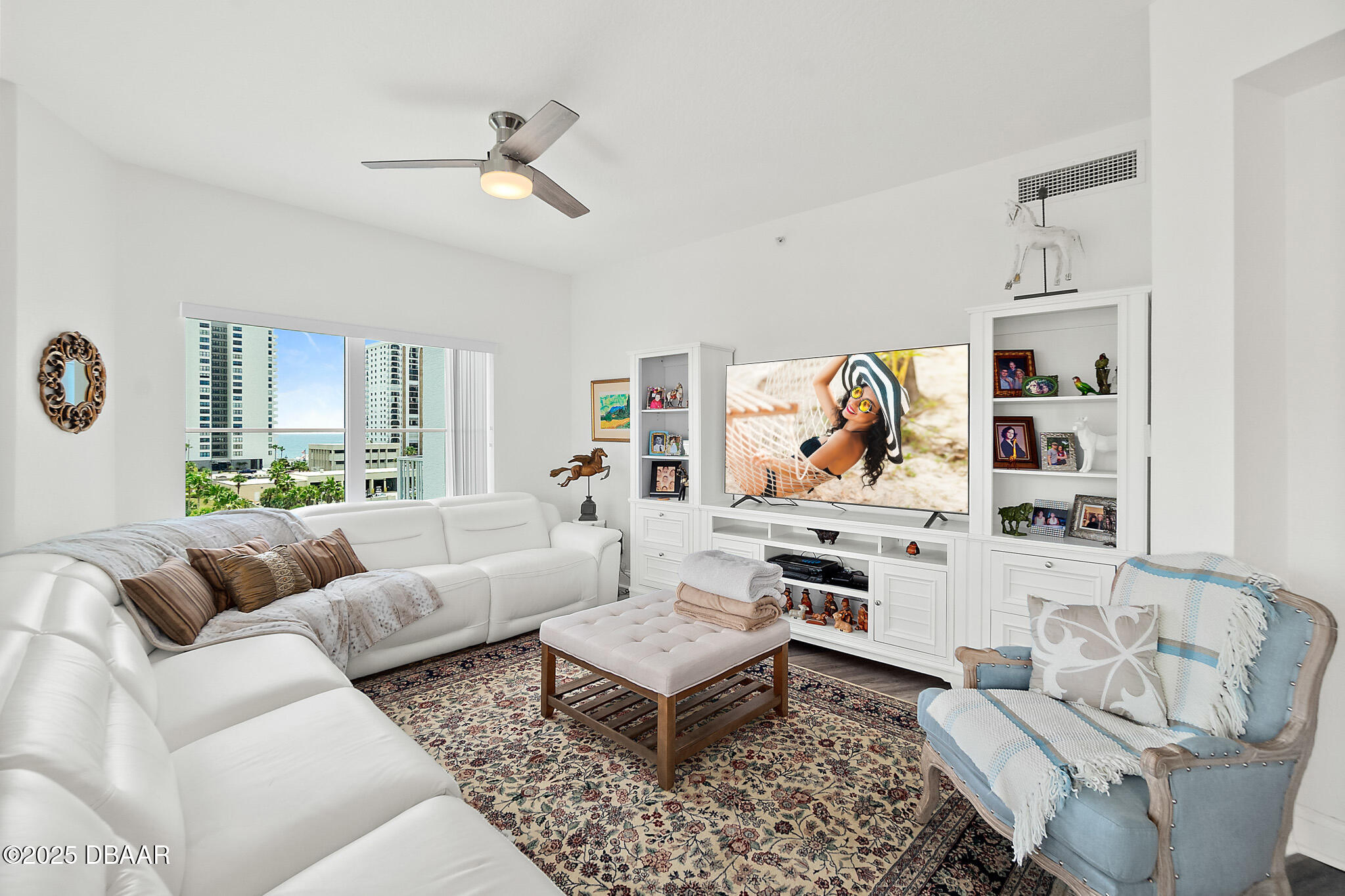 2 Oceans West Boulevard Unit: 606