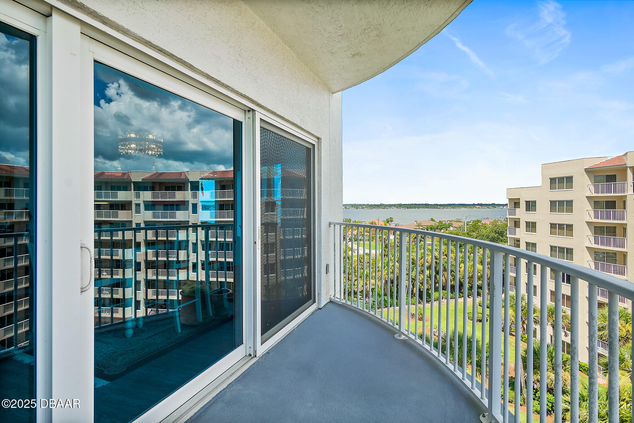 2 Oceans West Boulevard Unit: 606
