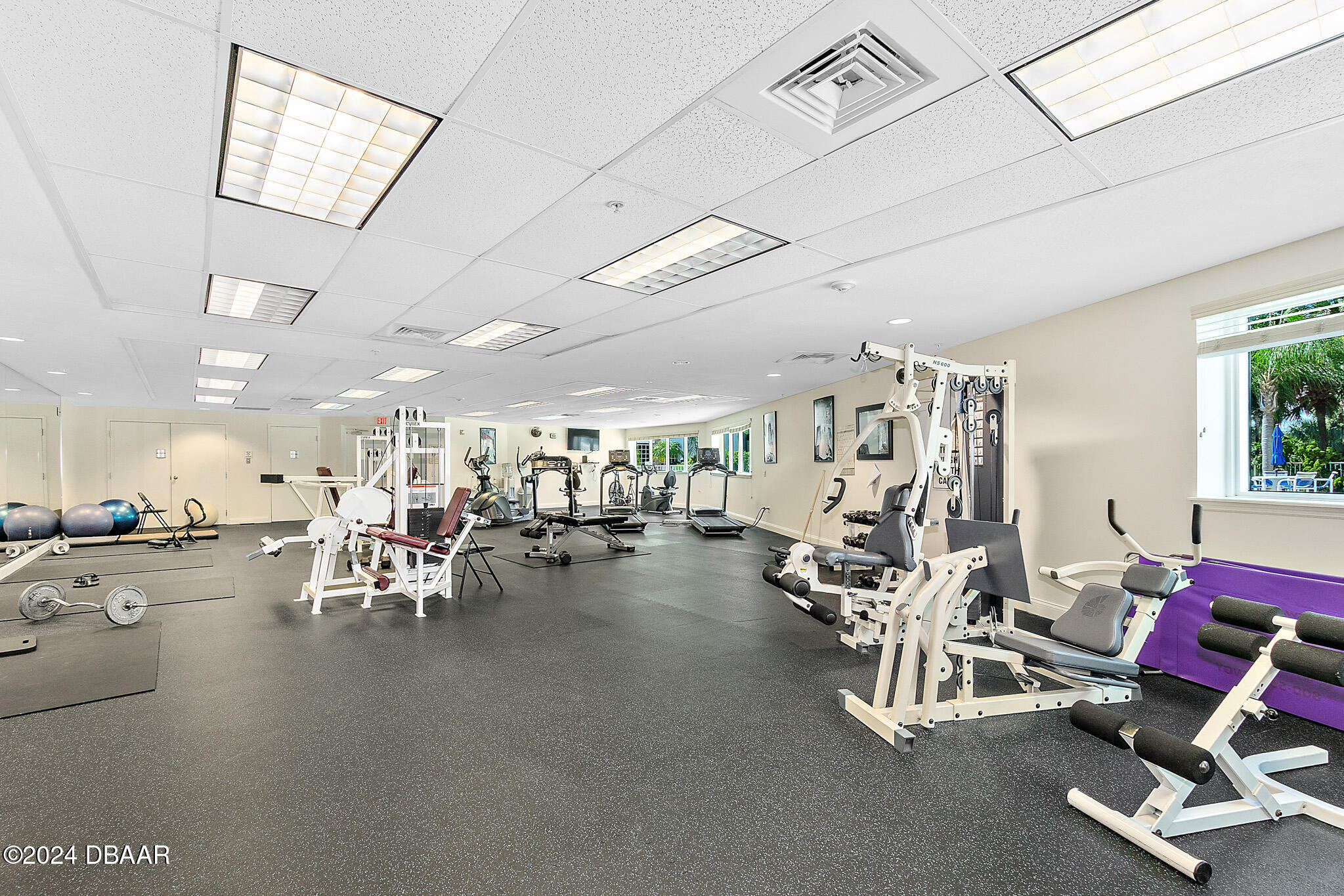 2 Oceans West Boulevard Unit: 606