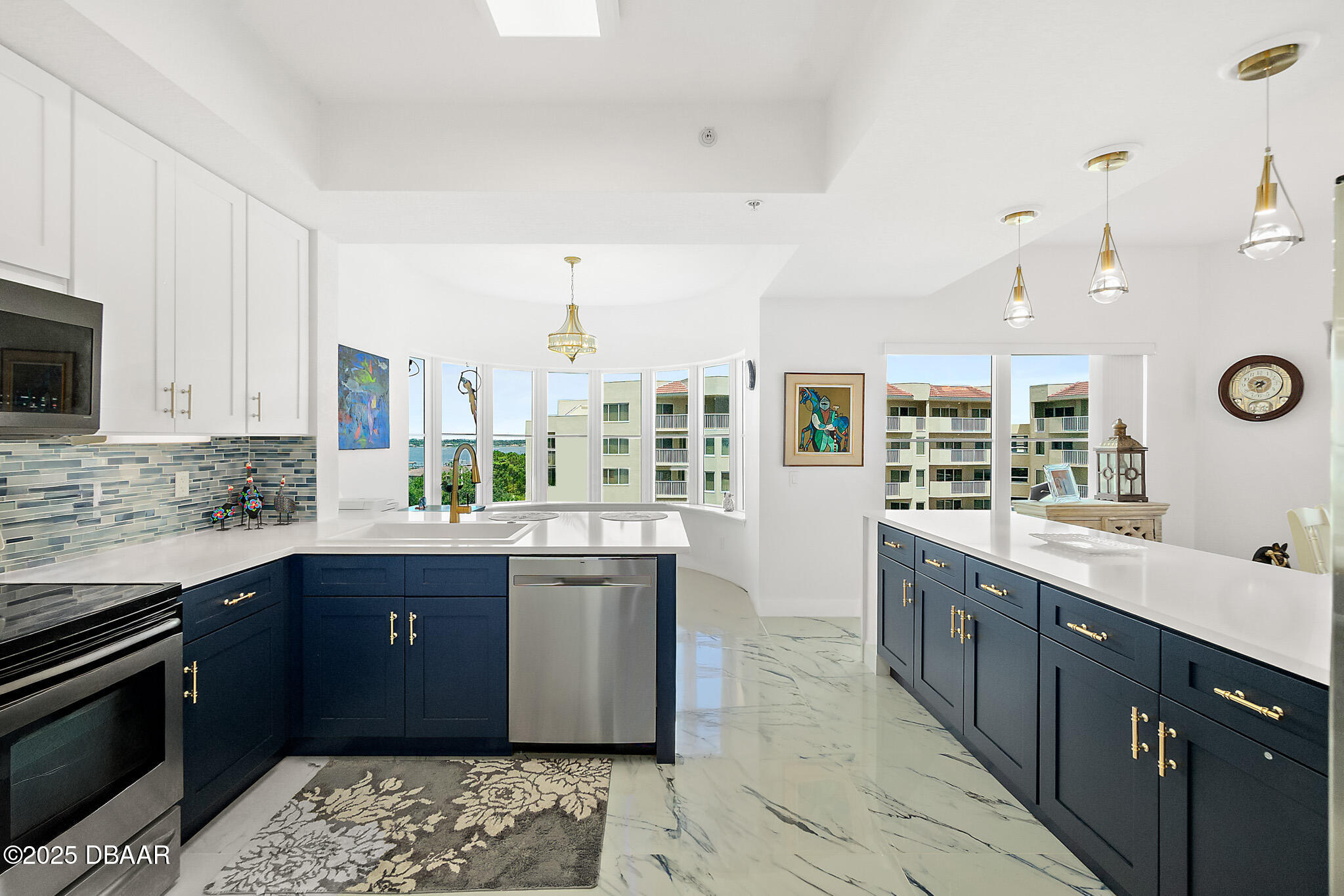 2 Oceans West Boulevard Unit: 606