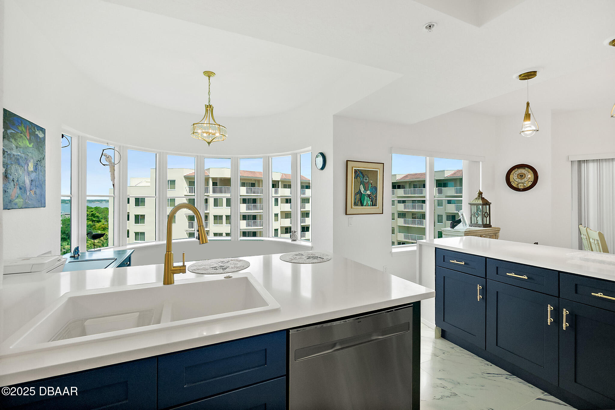 2 Oceans West Boulevard Unit: 606