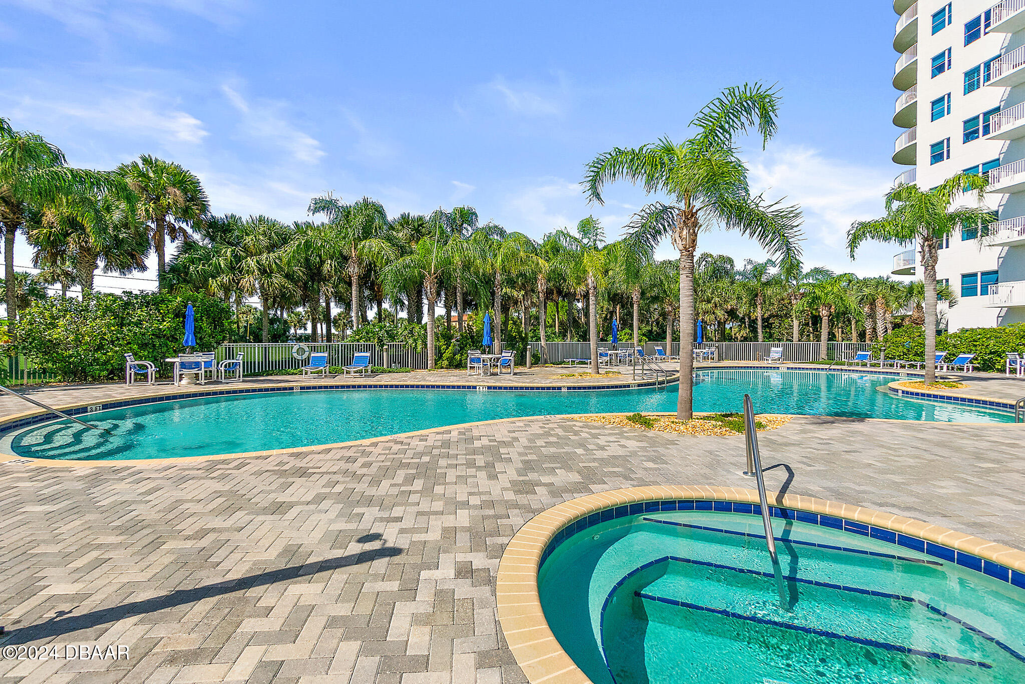 2 Oceans West Boulevard Unit: 606