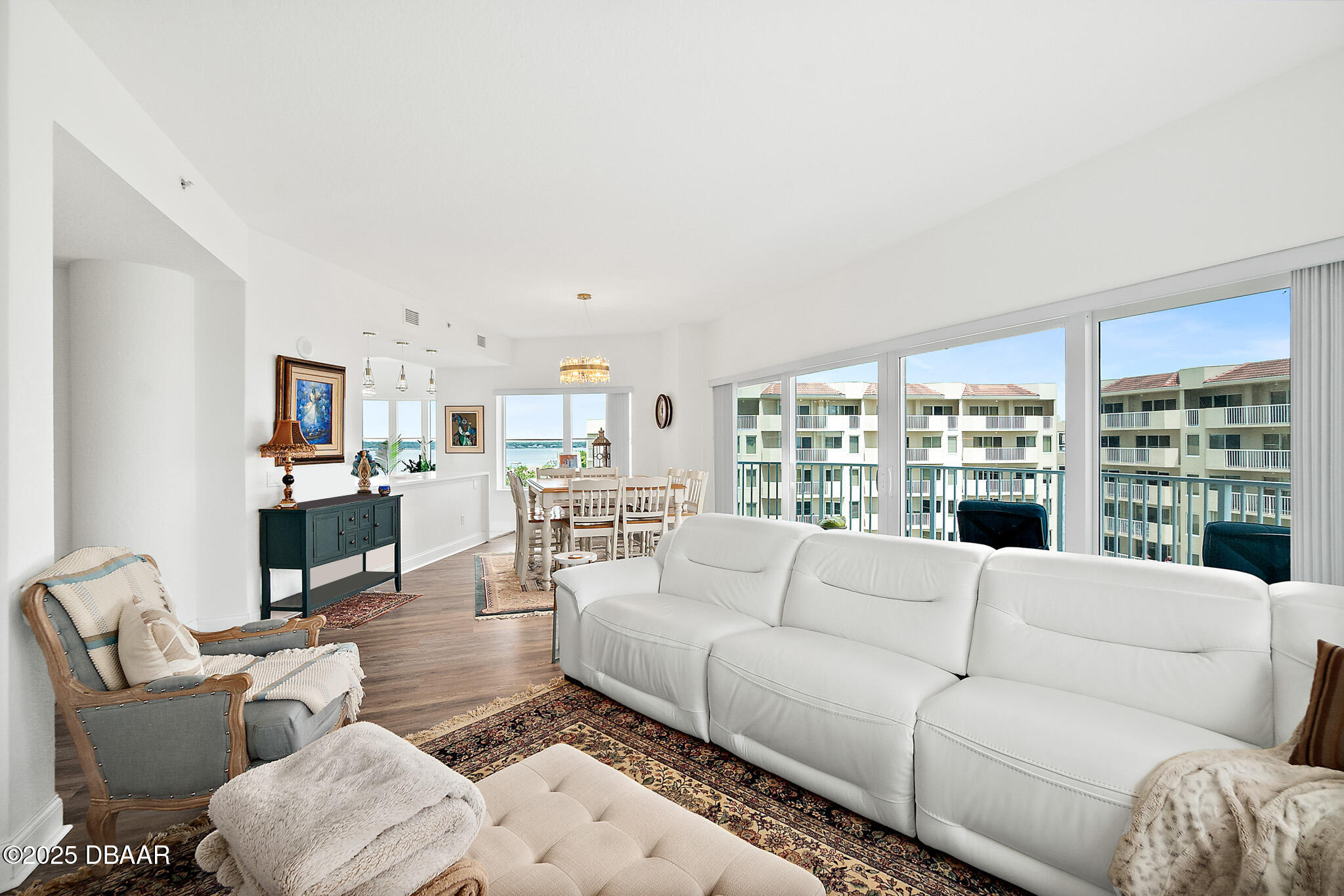 2 Oceans West Boulevard Unit: 606