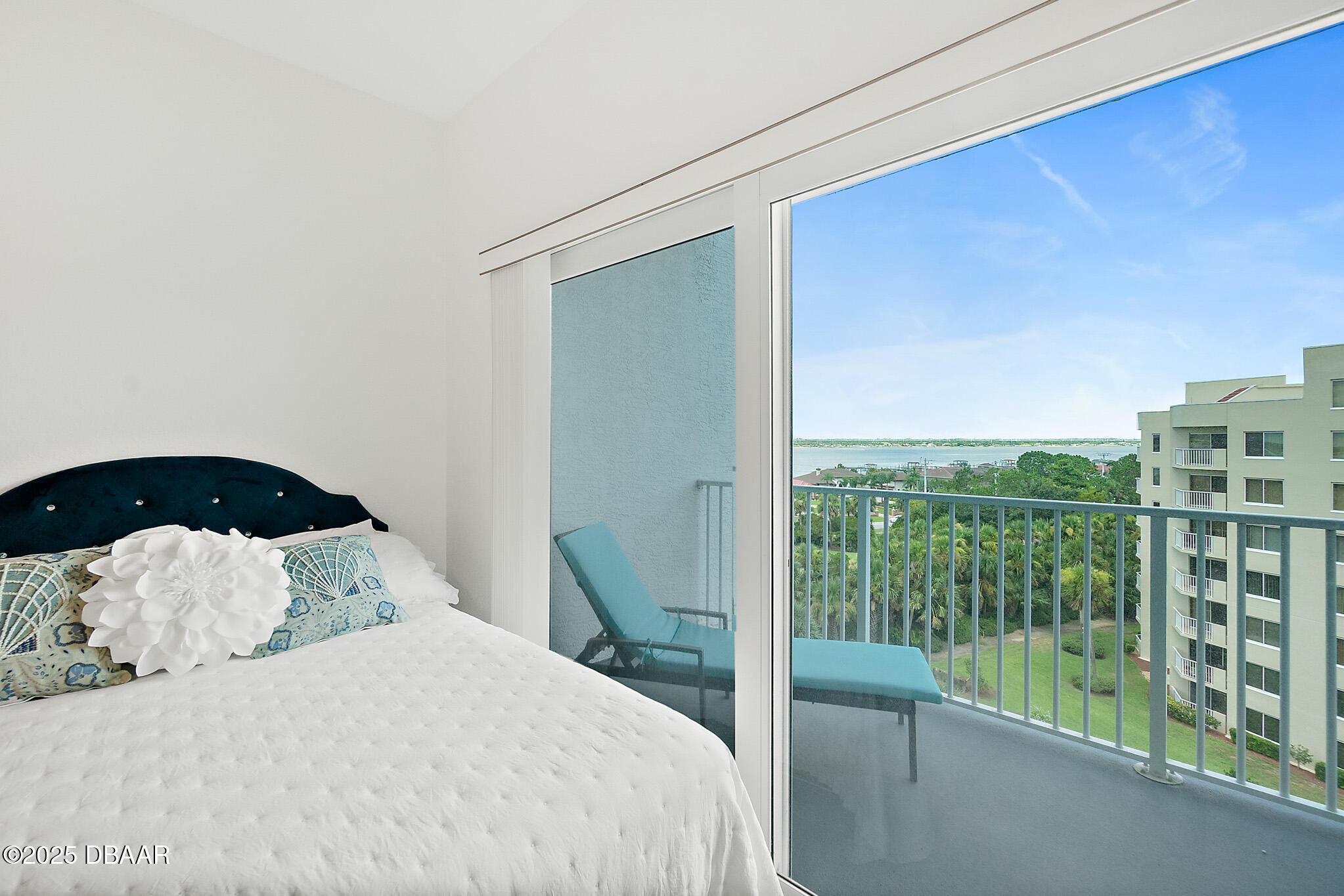 2 Oceans West Boulevard Unit: 606