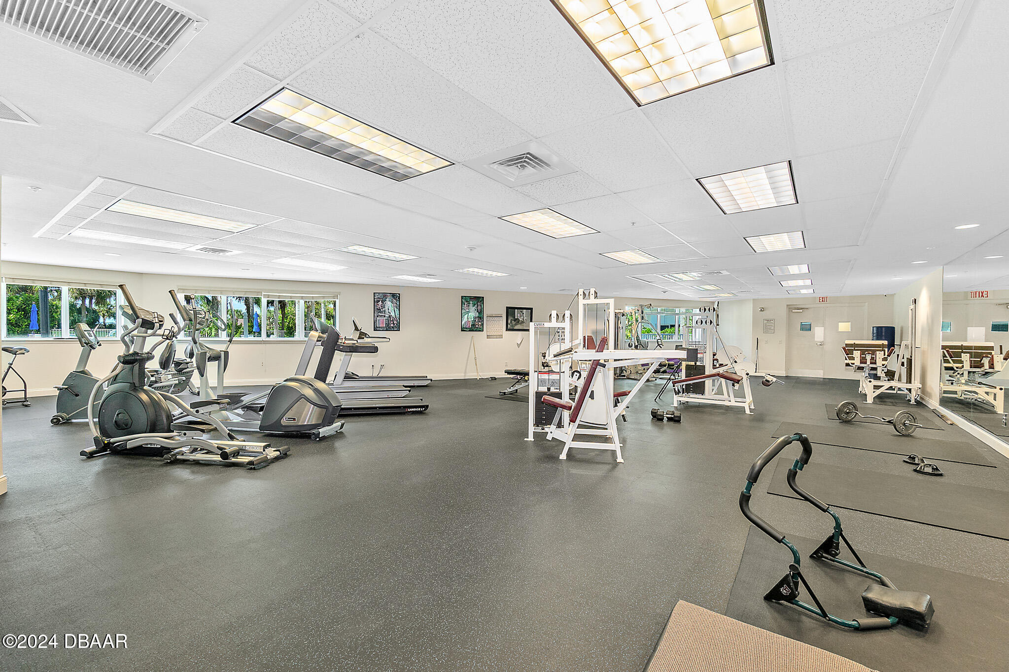 2 Oceans West Boulevard Unit: 606