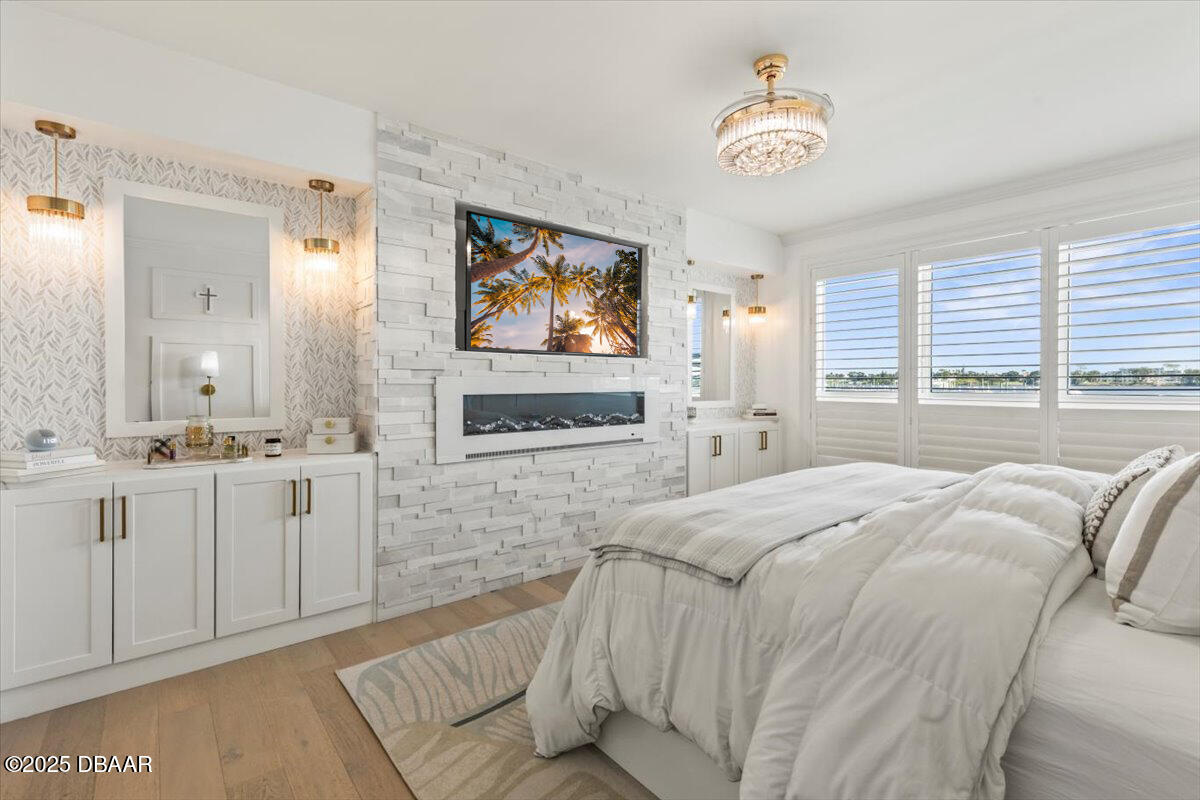 231 Riverside Drive Unit: 102