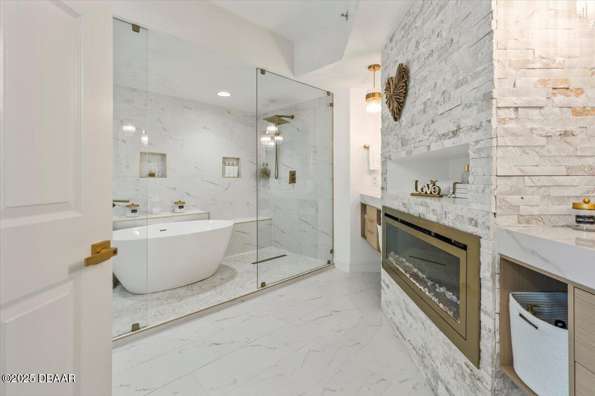 231 Riverside Drive Unit: 102