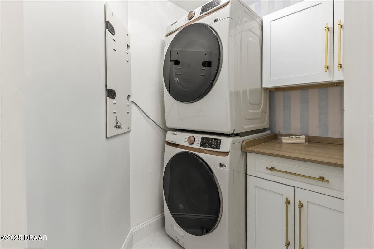 231 Riverside Drive Unit: 102