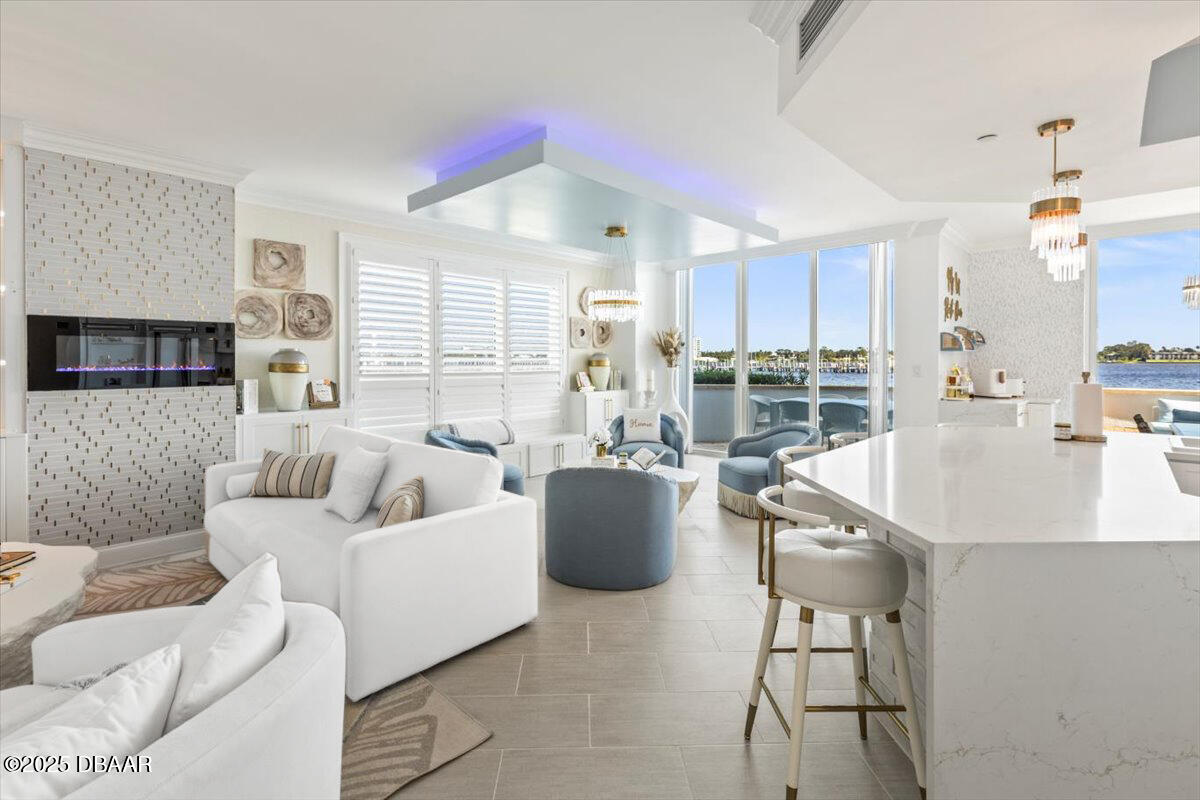 231 Riverside Drive Unit: 102