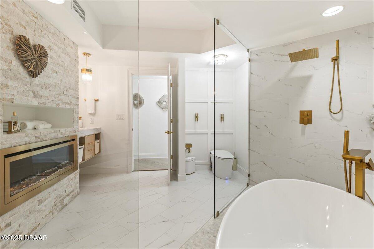 231 Riverside Drive Unit: 102