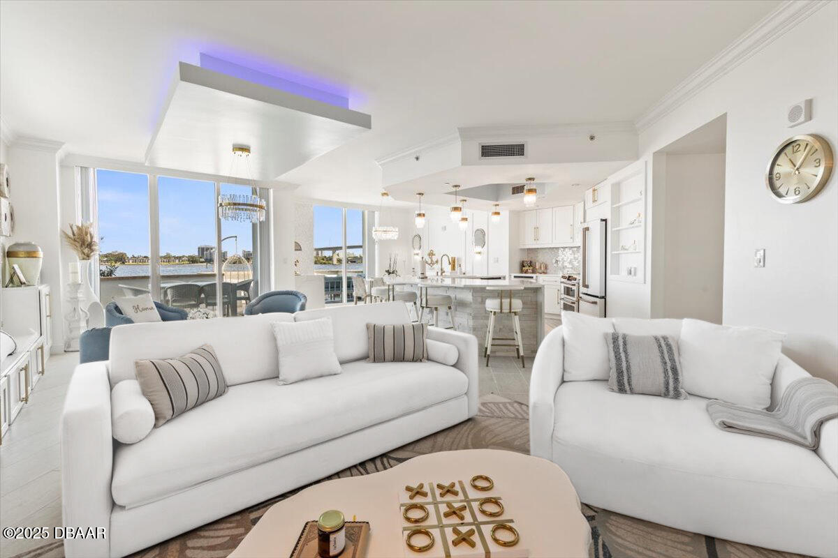 231 Riverside Drive Unit: 102