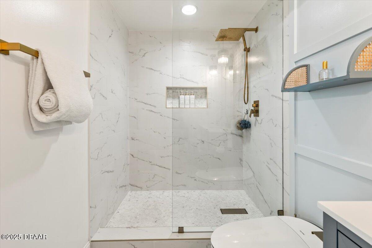 231 Riverside Drive Unit: 102