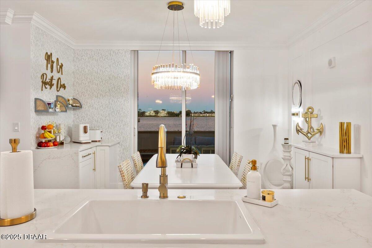 231 Riverside Drive Unit: 102