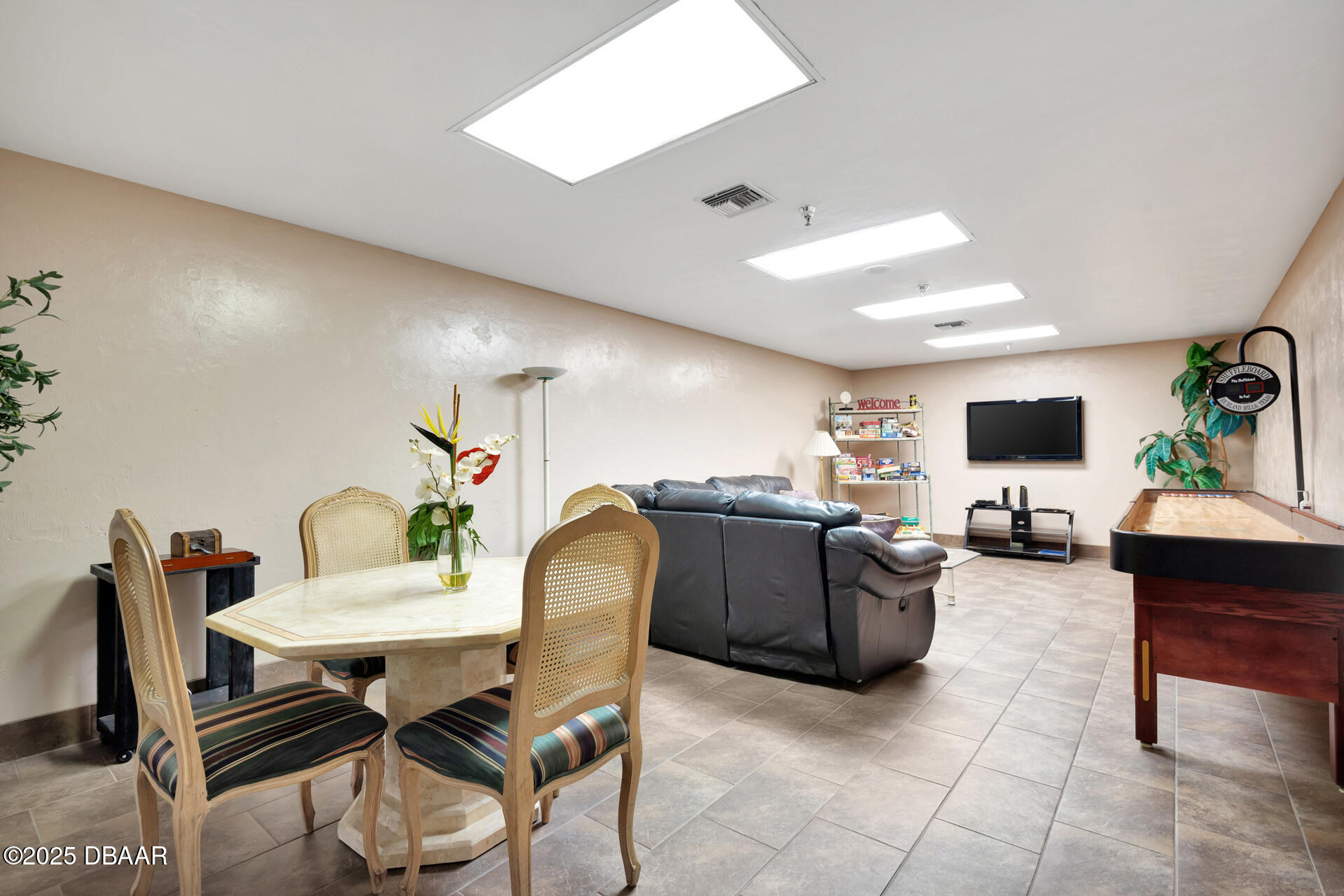 3757 S Atlantic Avenue Unit: 102