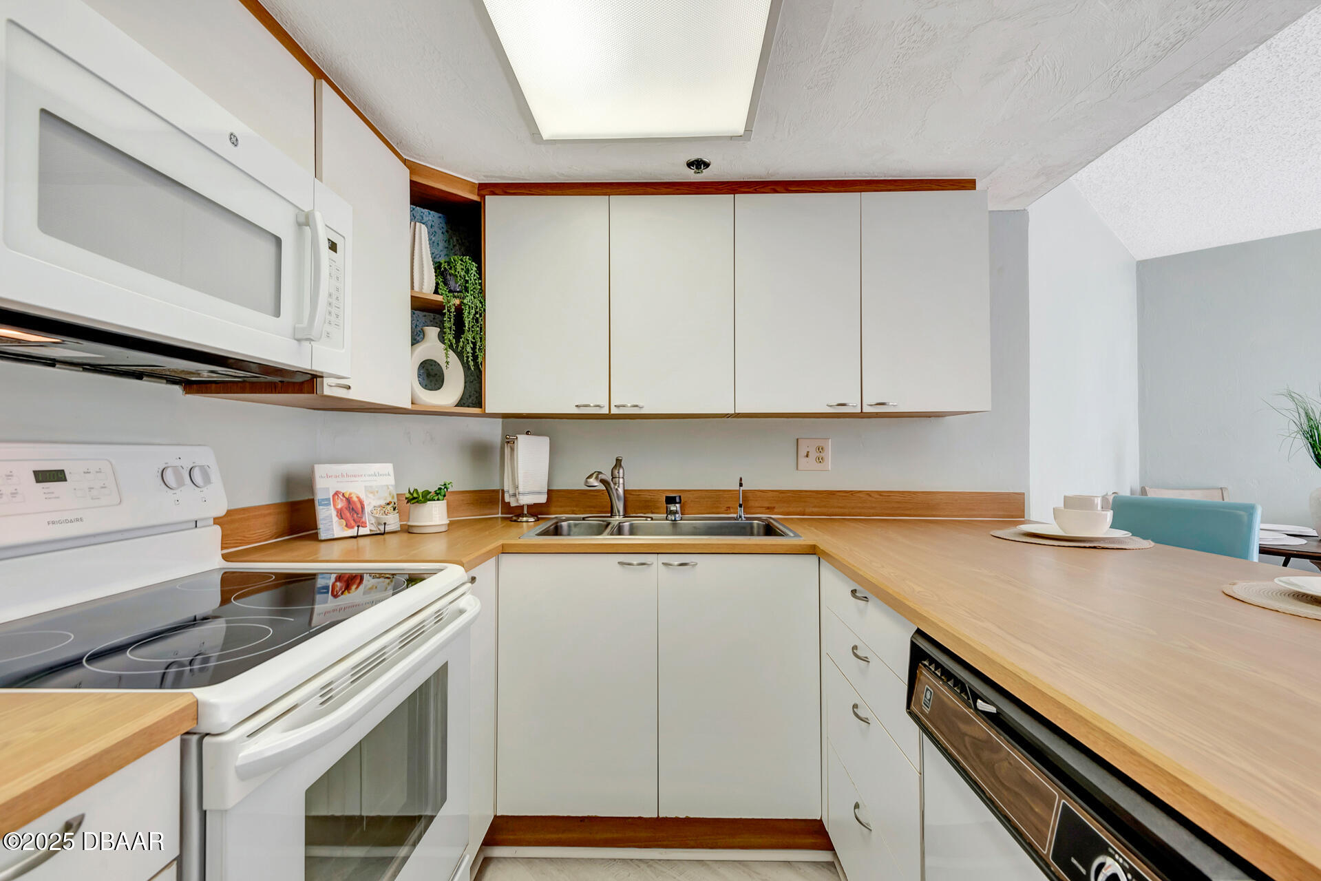 3013 S Atlantic Avenue Unit: 803