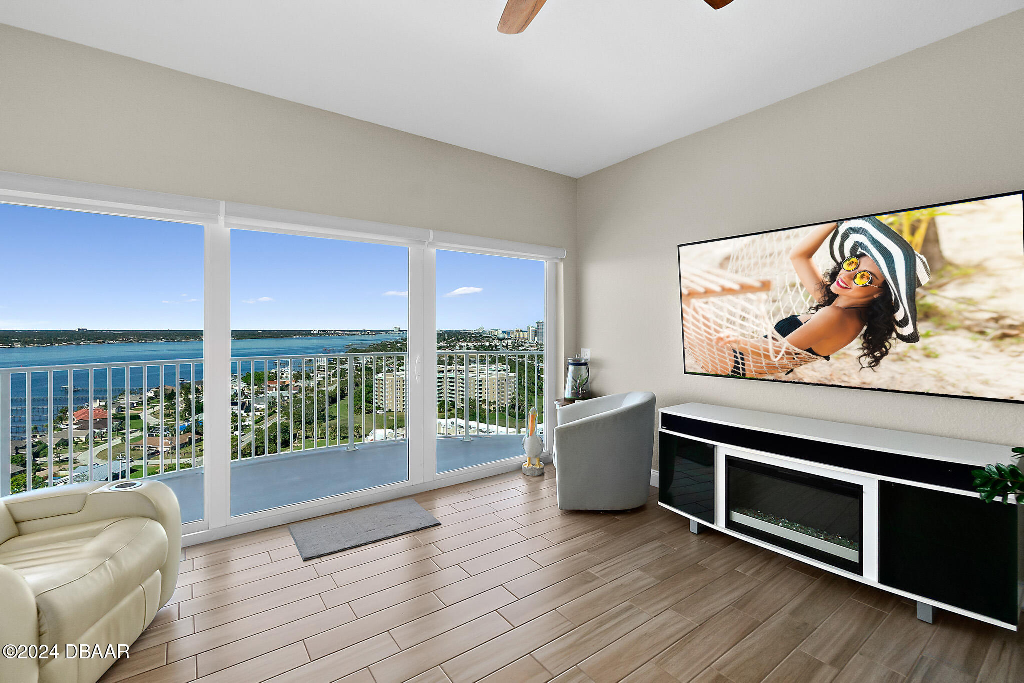 2 Oceans West Boulevard Unit: 1905