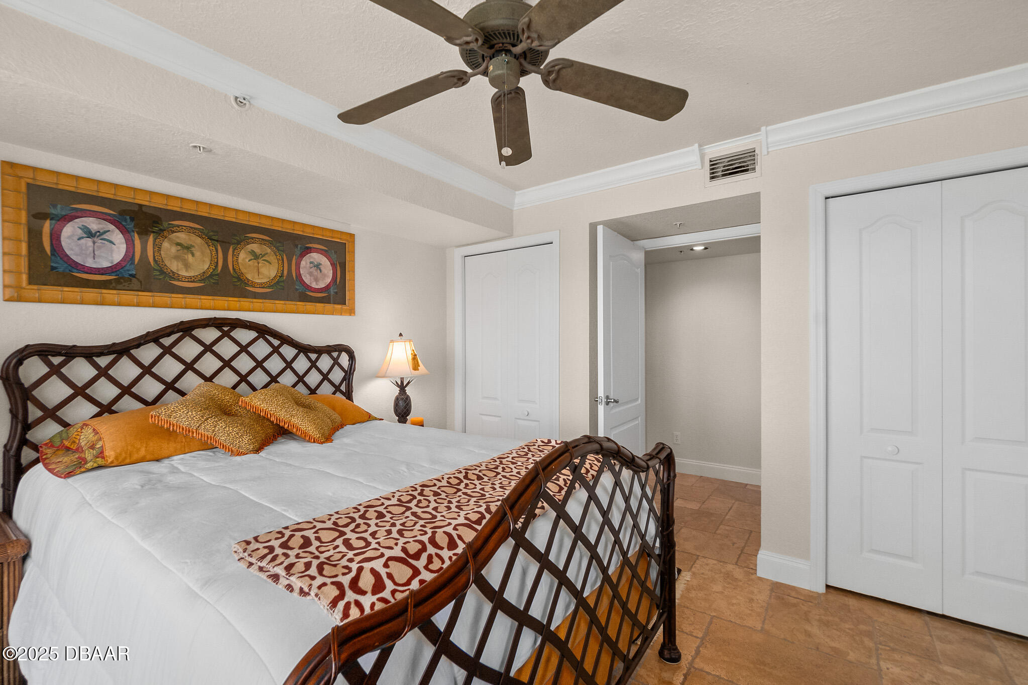 2937 S Atlantic Avenue Unit: 1907