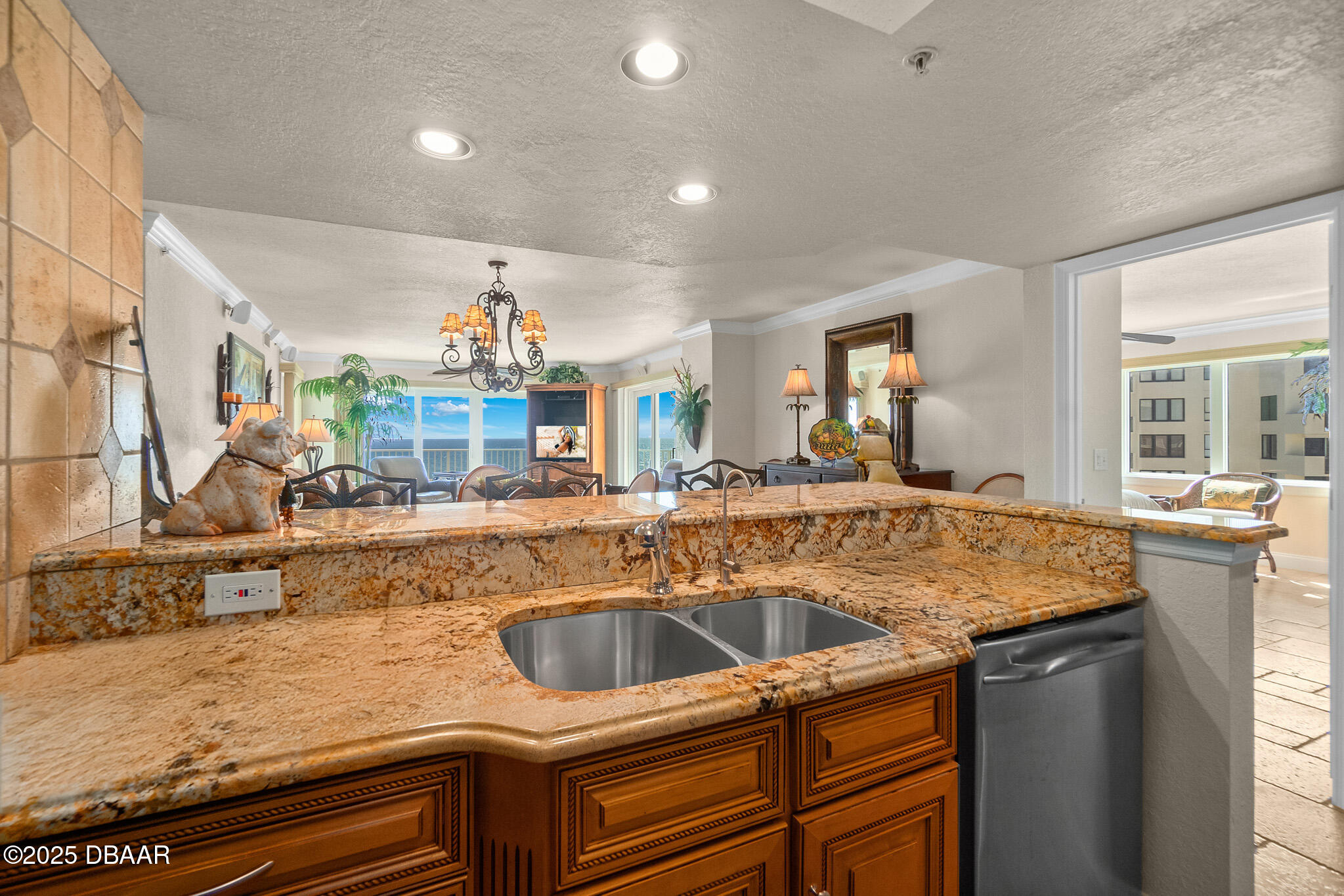 2937 S Atlantic Avenue Unit: 1907