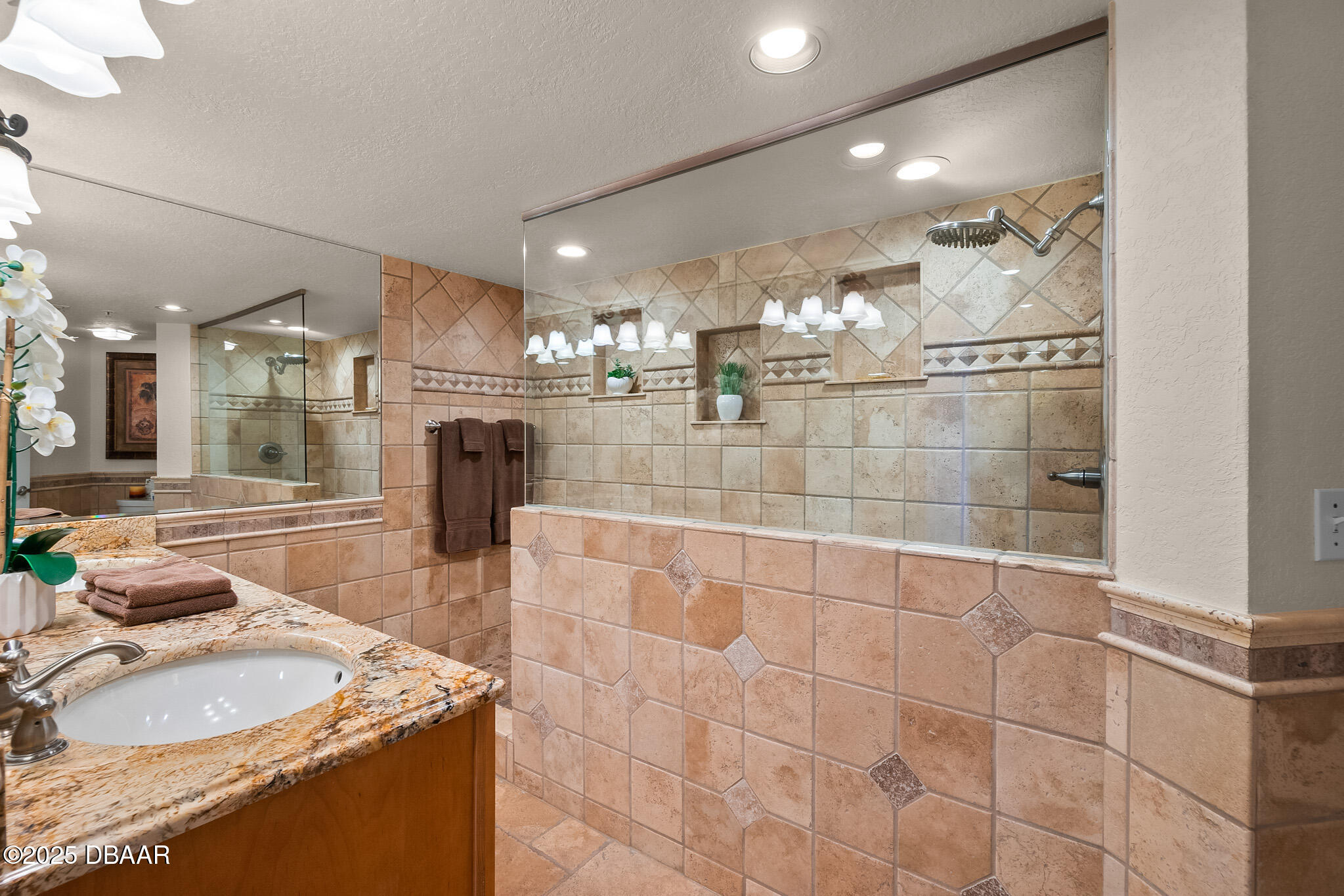 2937 S Atlantic Avenue Unit: 1907