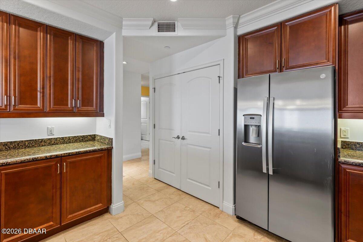 2515 S Atlantic Avenue Unit: 1004