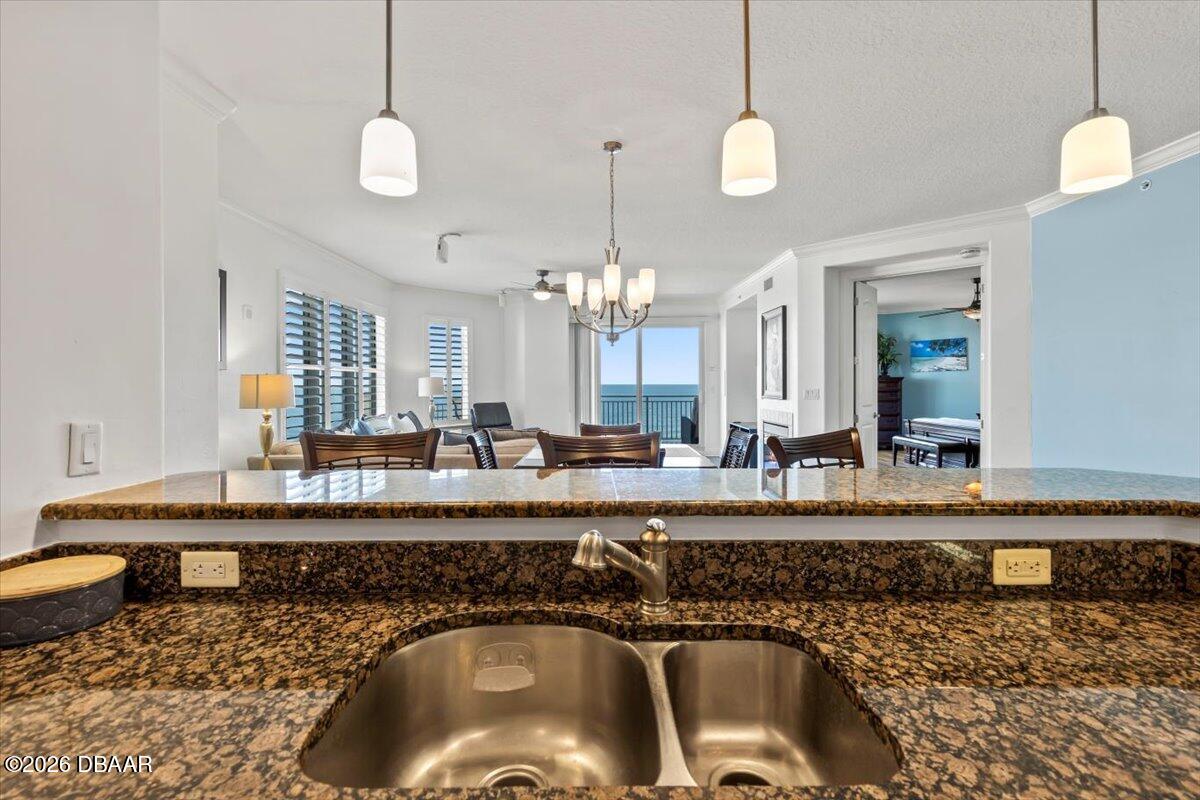 2515 S Atlantic Avenue Unit: 1004