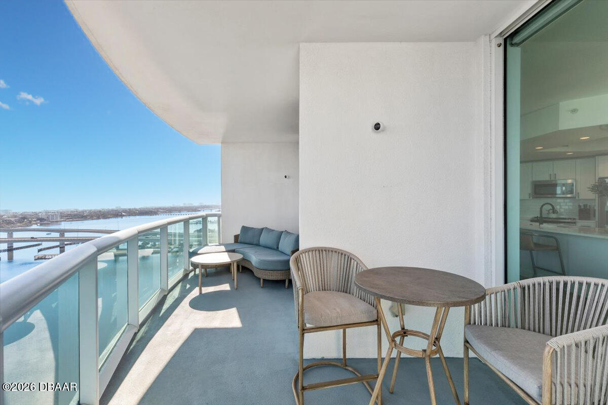 231 Riverside Drive Unit: 2002