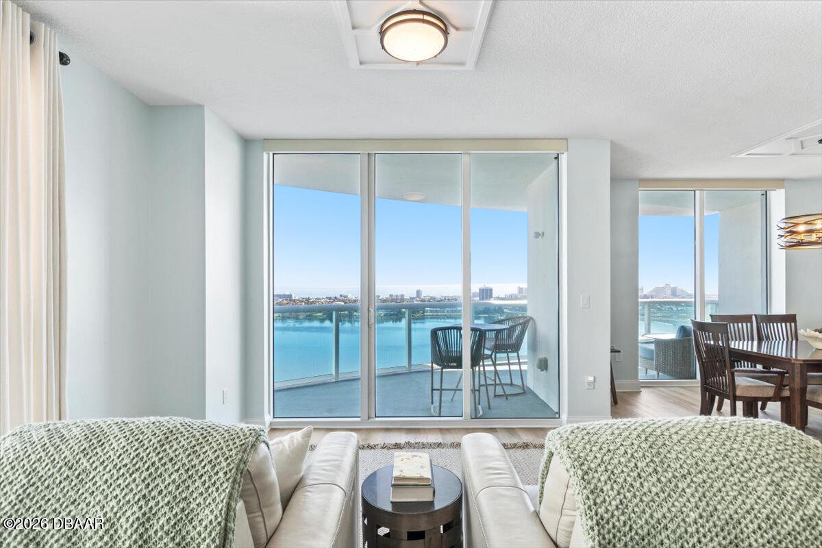 231 Riverside Drive Unit: 2002