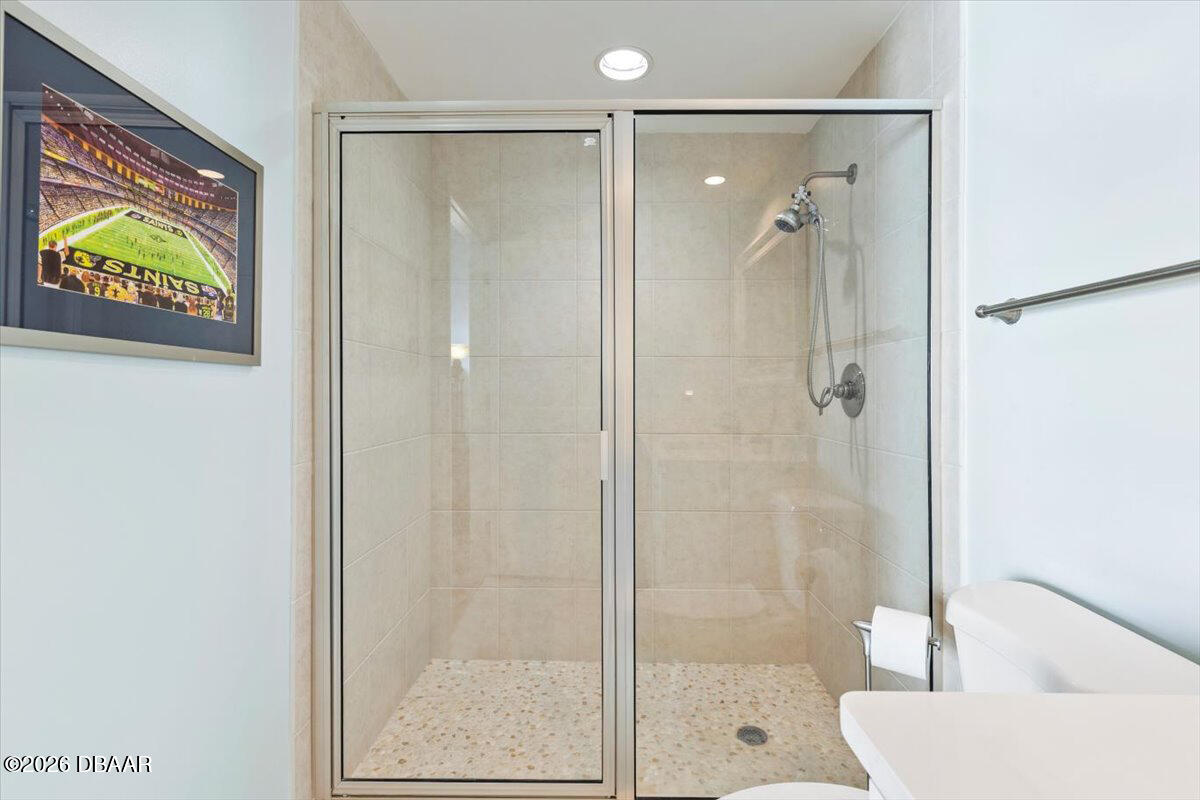 231 Riverside Drive Unit: 2002