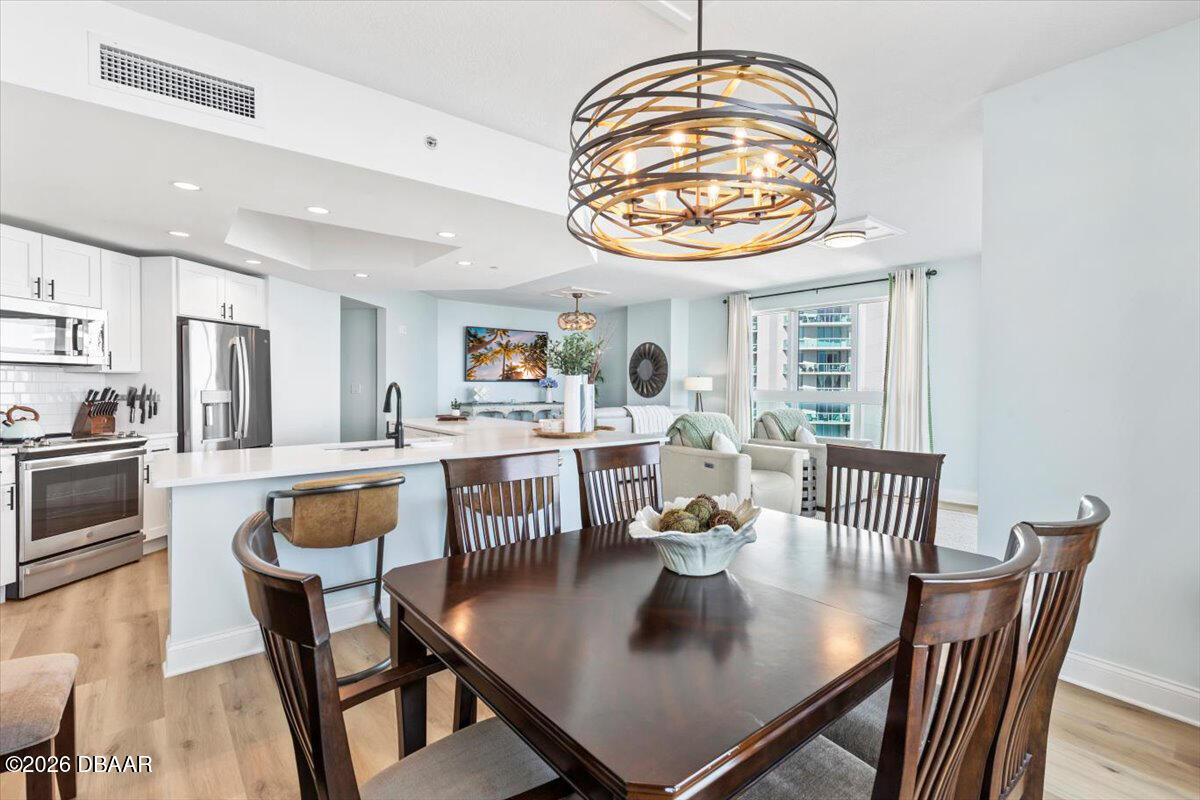 231 Riverside Drive Unit: 2002