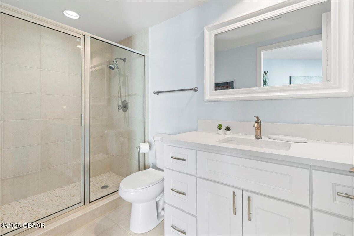 231 Riverside Drive Unit: 2002