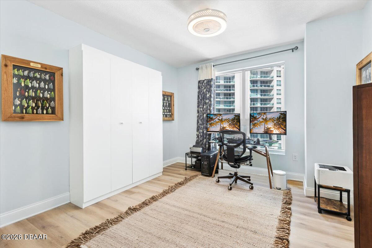 231 Riverside Drive Unit: 2002