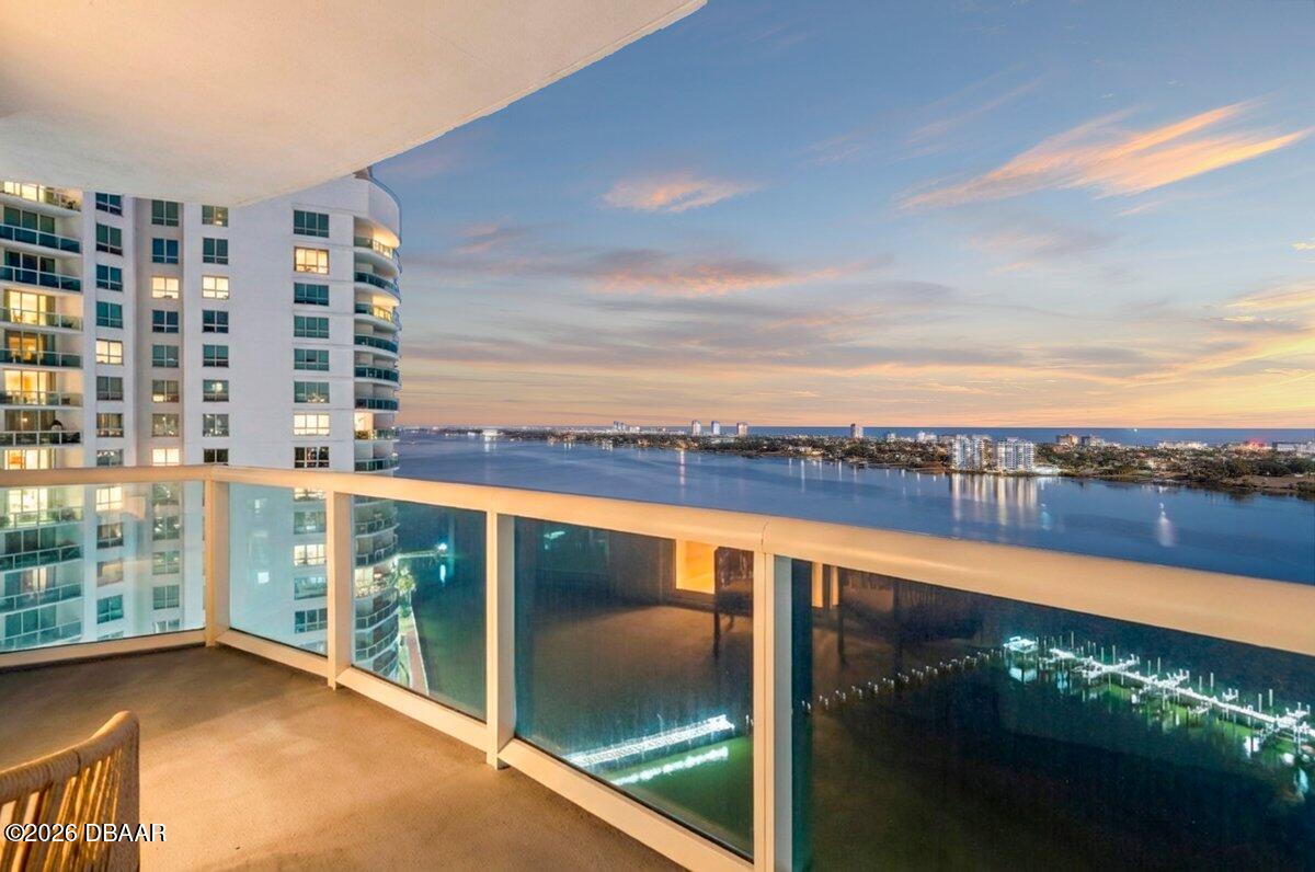 231 Riverside Drive Unit: 2002