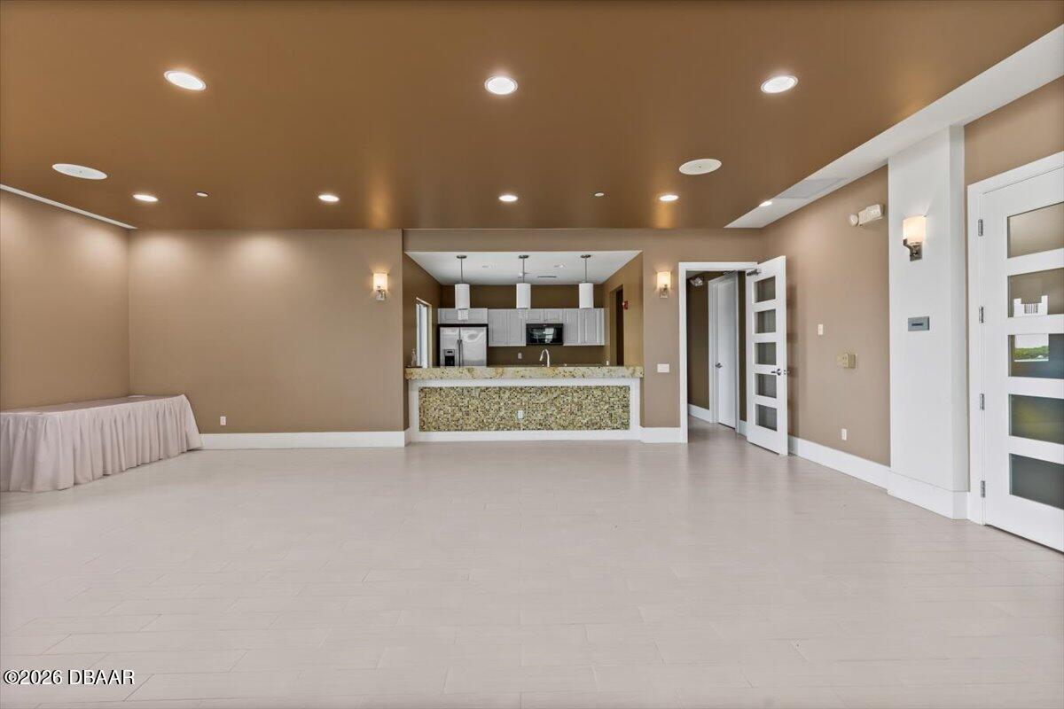 231 Riverside Drive Unit: 2002