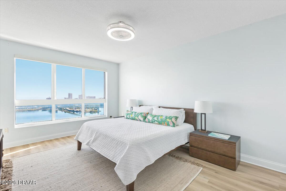 231 Riverside Drive Unit: 2002