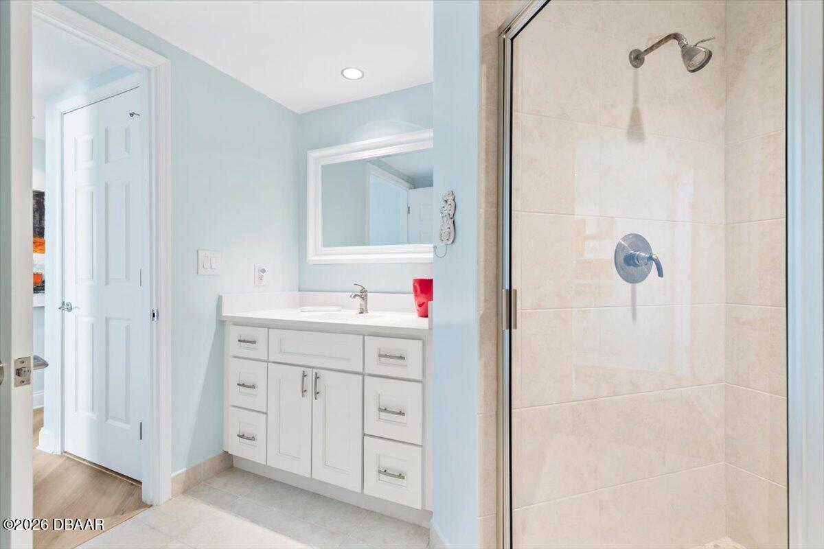 231 Riverside Drive Unit: 2002