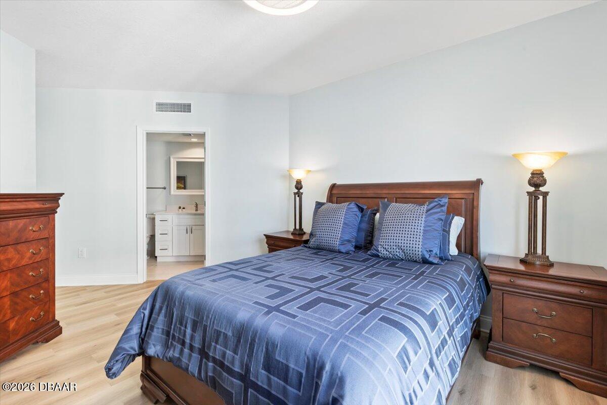 231 Riverside Drive Unit: 2002