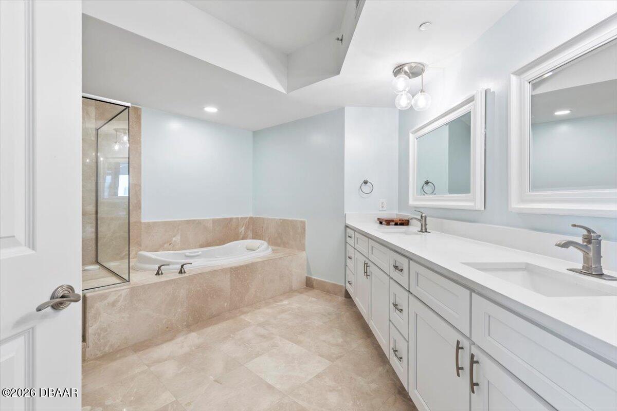 231 Riverside Drive Unit: 2002