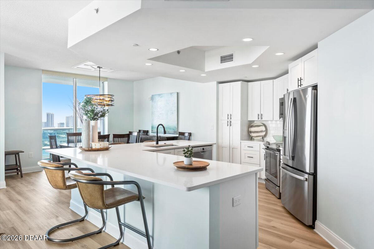 231 Riverside Drive Unit: 2002