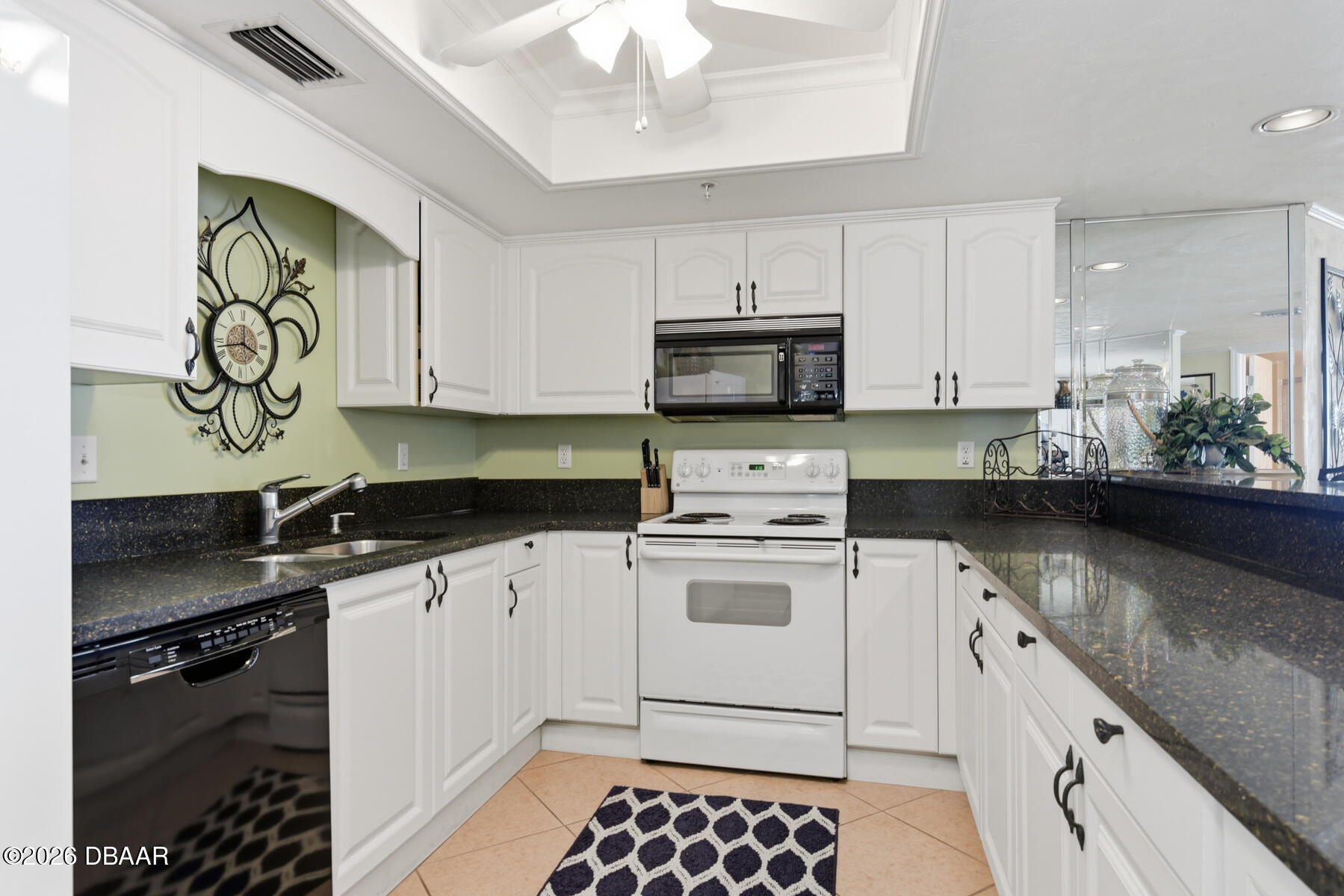 2545 S Atlantic Avenue Unit: 1103