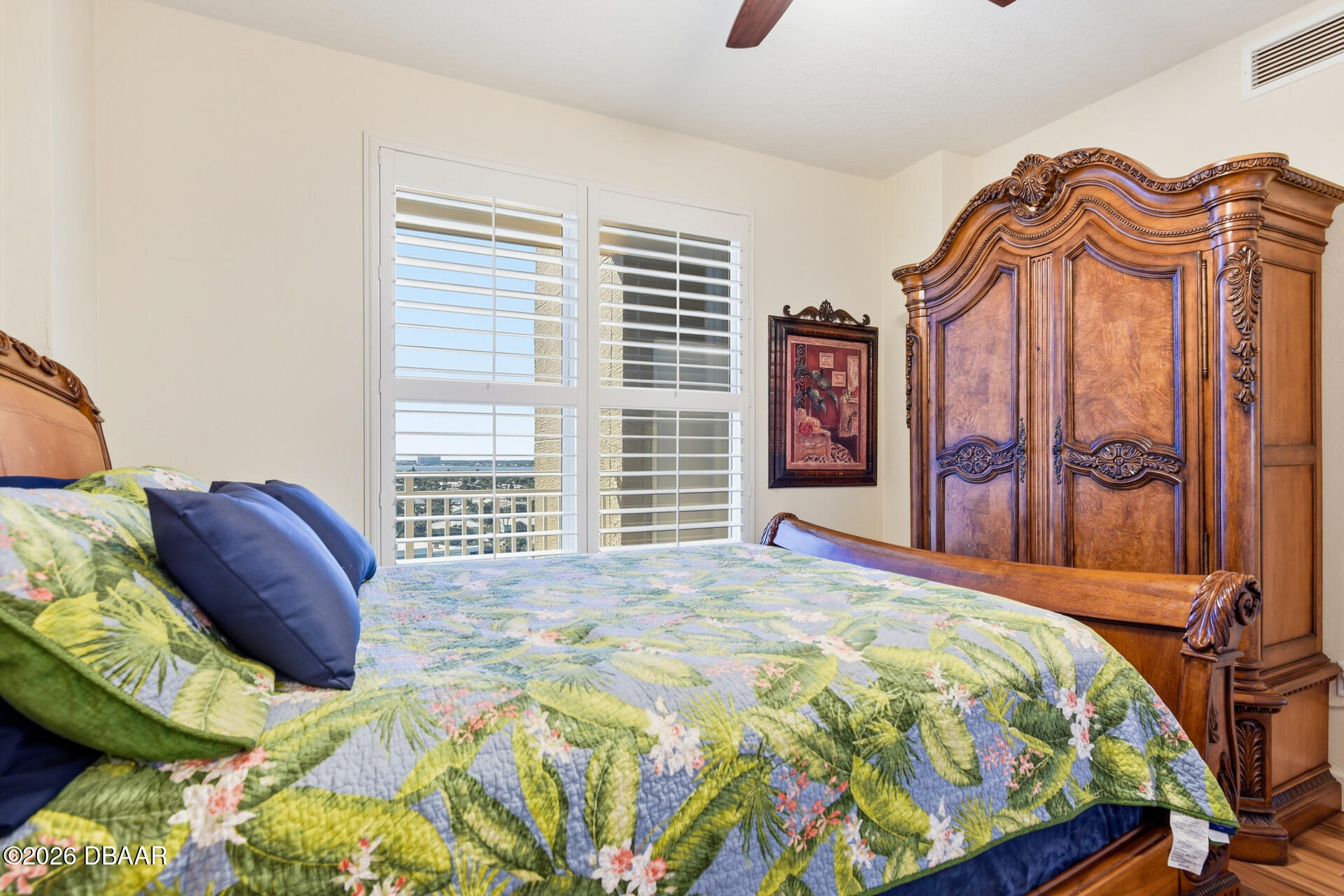 2403 S Atlantic Avenue Unit: 811