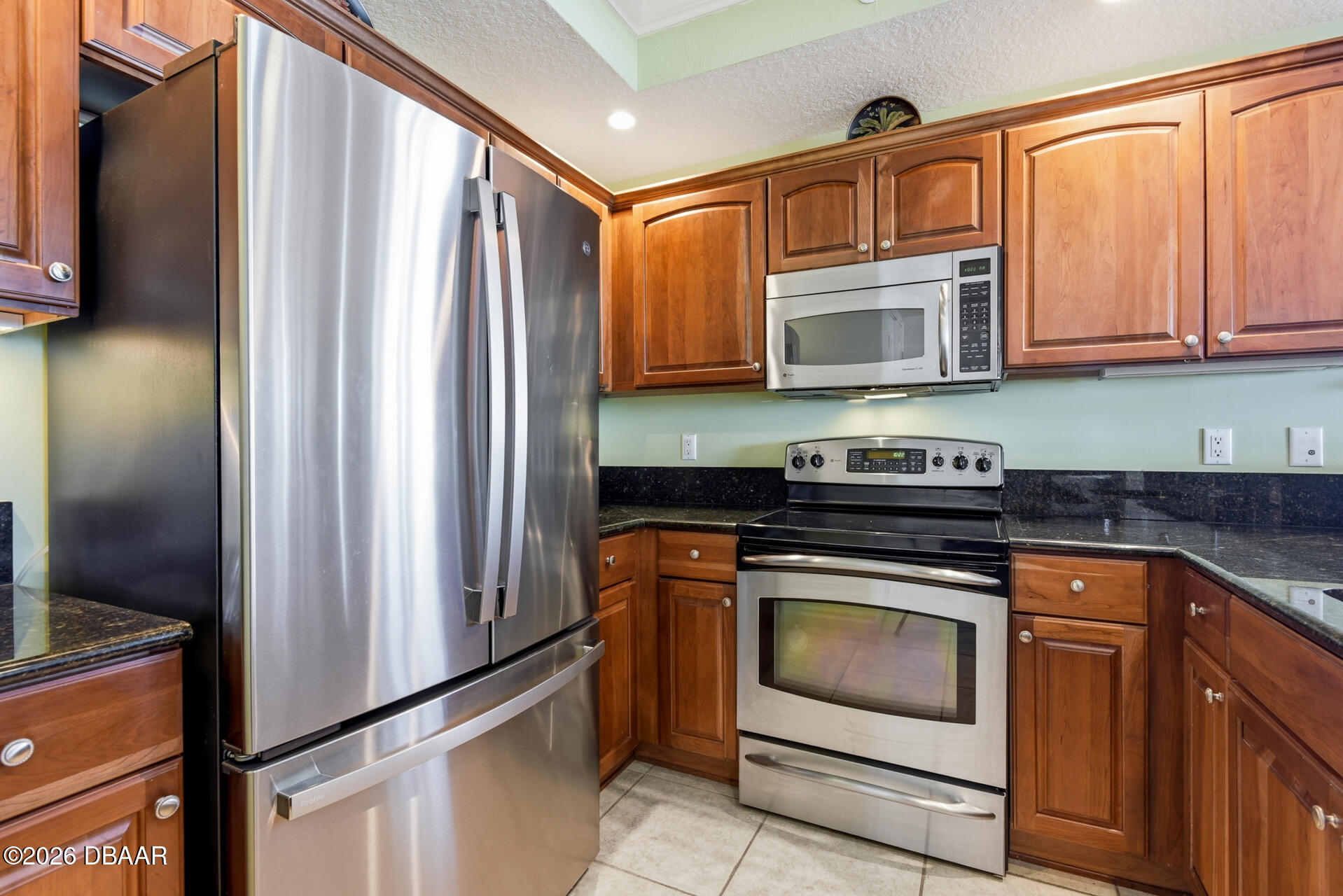 2403 S Atlantic Avenue Unit: 811