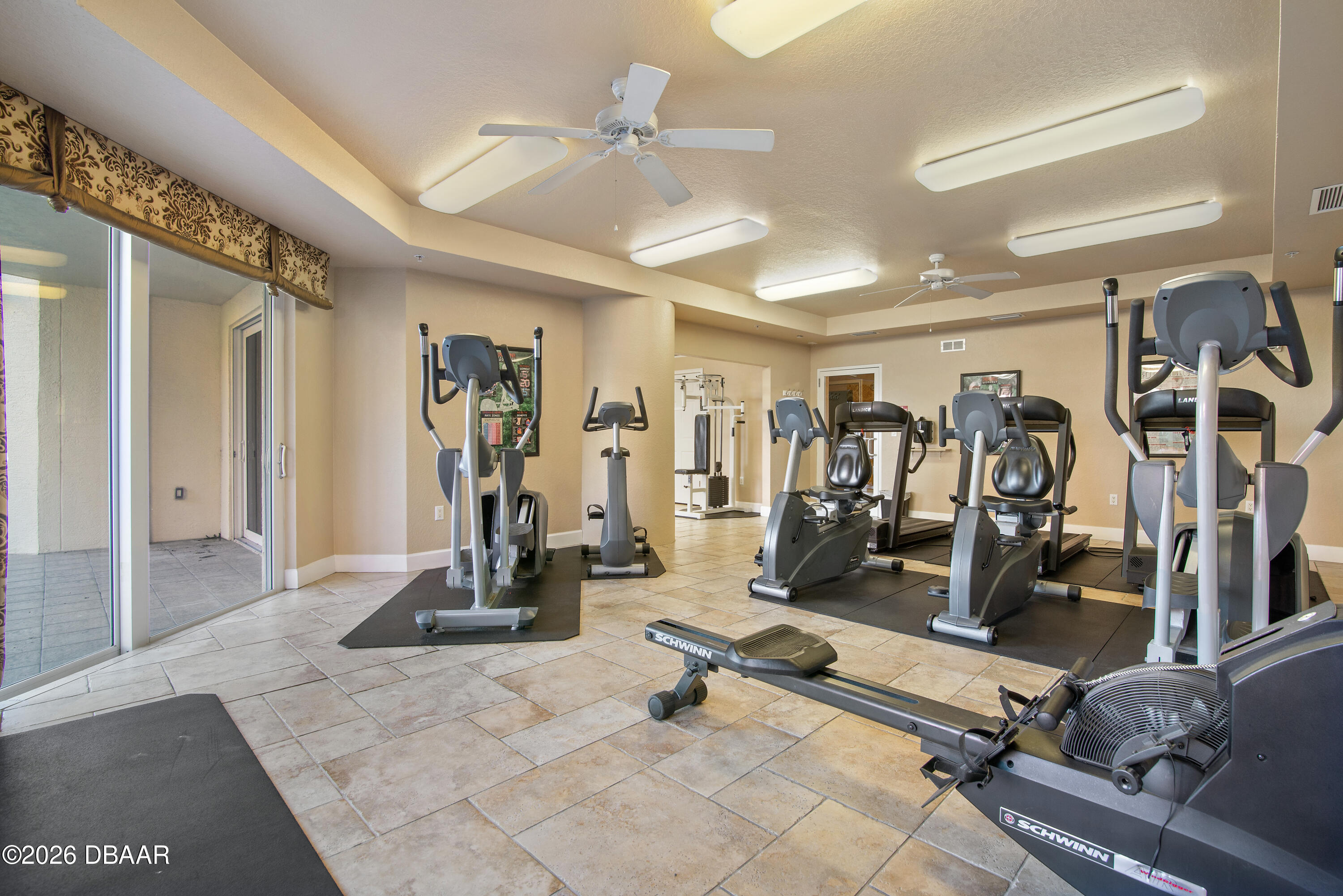 2403 S Atlantic Avenue Unit: 811