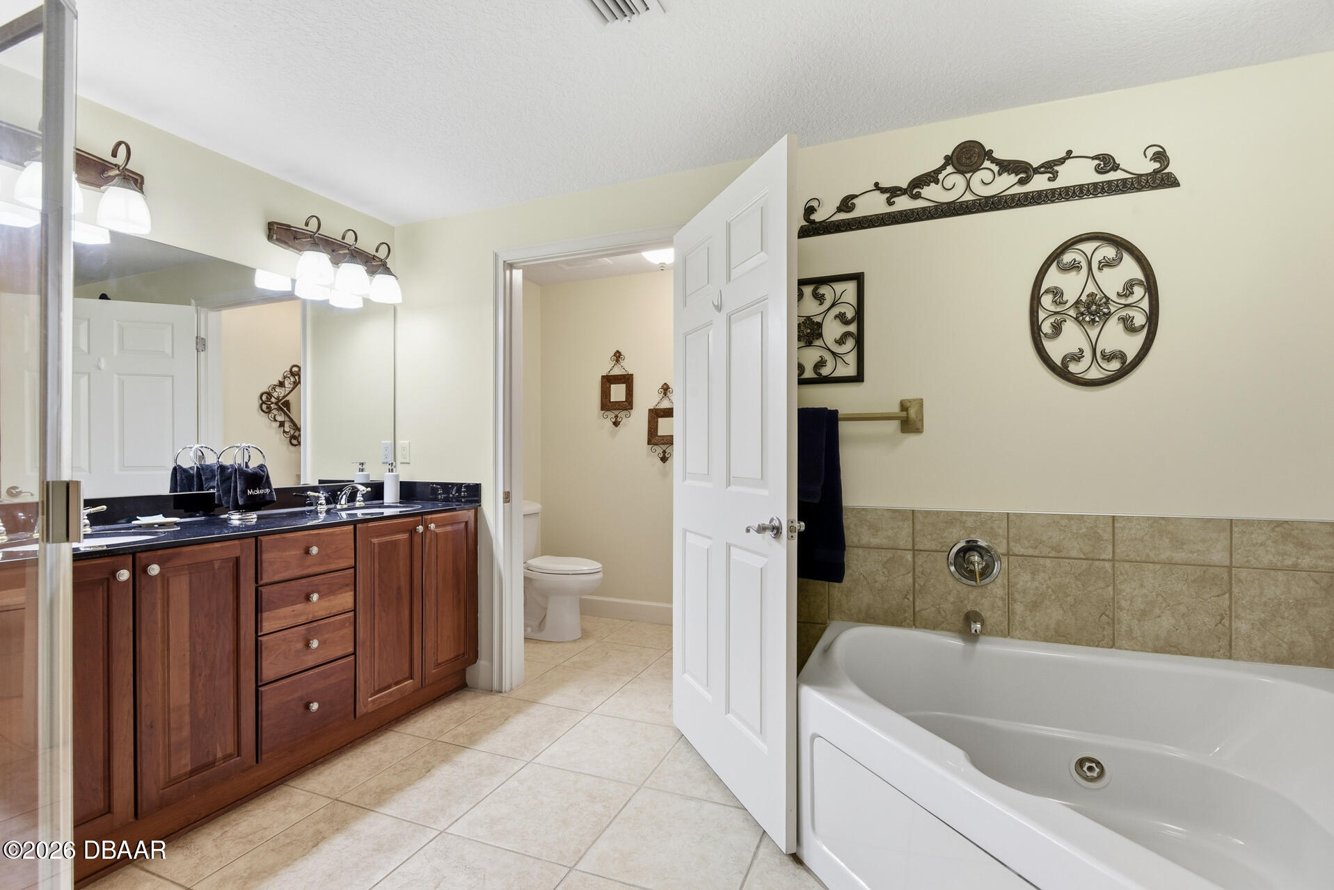 2403 S Atlantic Avenue Unit: 811